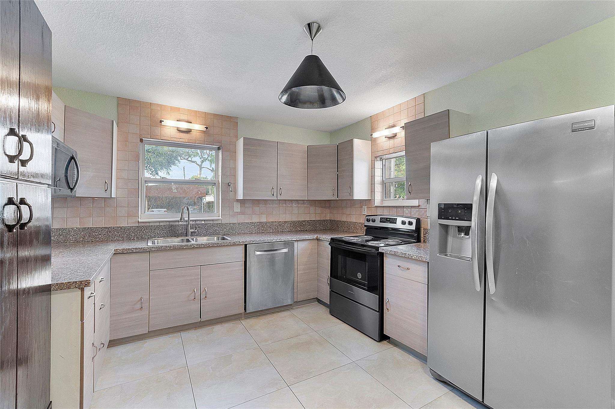 Heritage Homes 47-42 B - Residential