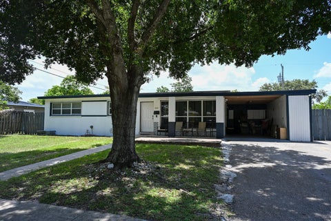 Tiny photo for 6814 NW 14TH Street, Plantation, FL 33313 (MLS # B26067801)