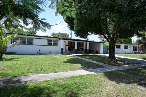 Tiny photo for 6814 NW 14TH Street, Plantation, FL 33313 (MLS # B26067801)