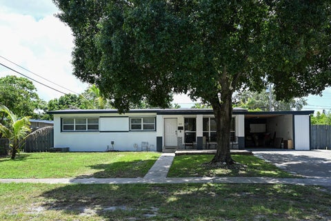 Tiny photo for 6814 NW 14TH Street, Plantation, FL 33313 (MLS # B26067801)