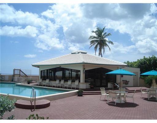 MAYFAIR HOUSE CONDO - Residential