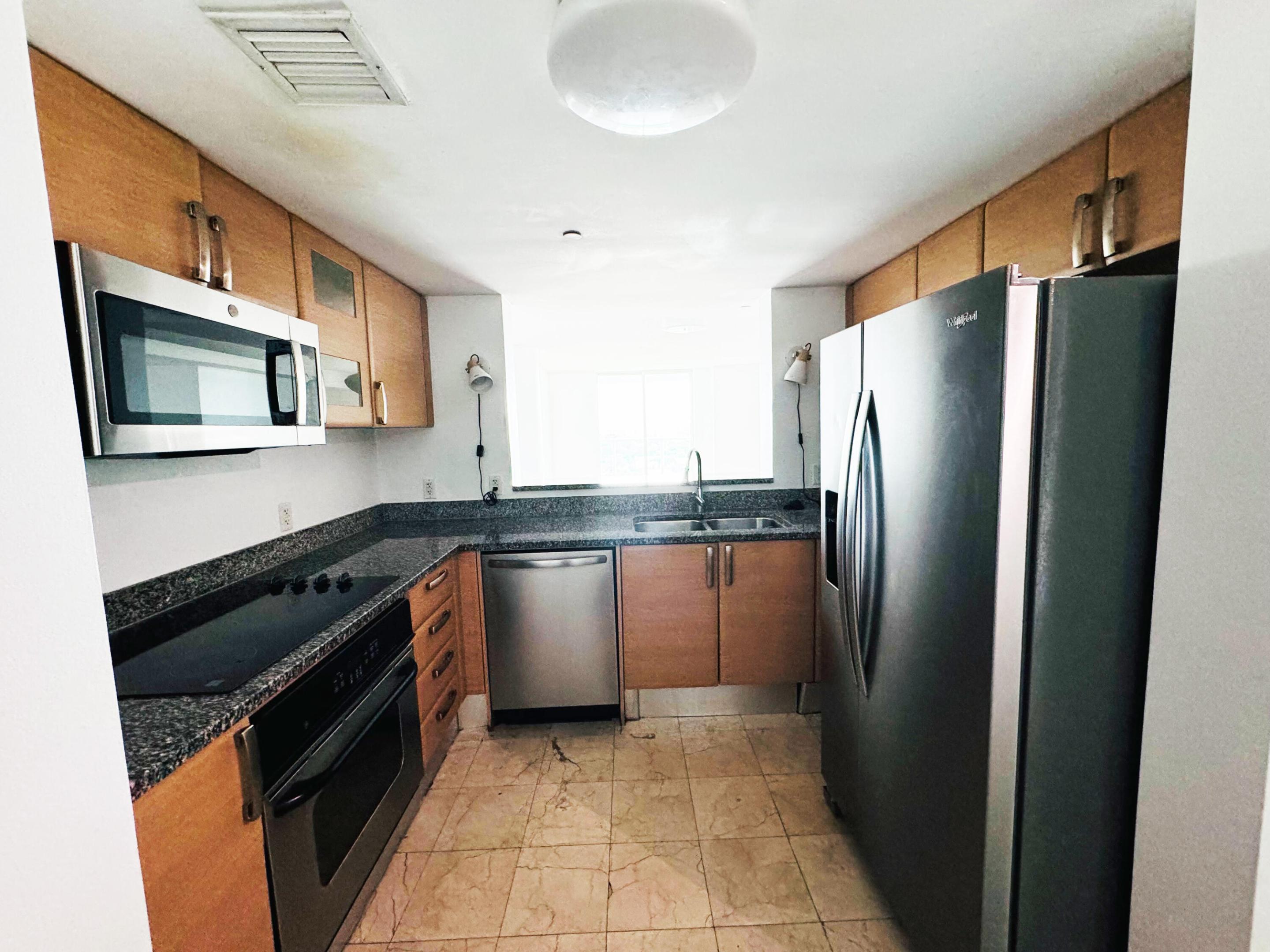 SKYLINE ON BRICKELL CONDO - Residential