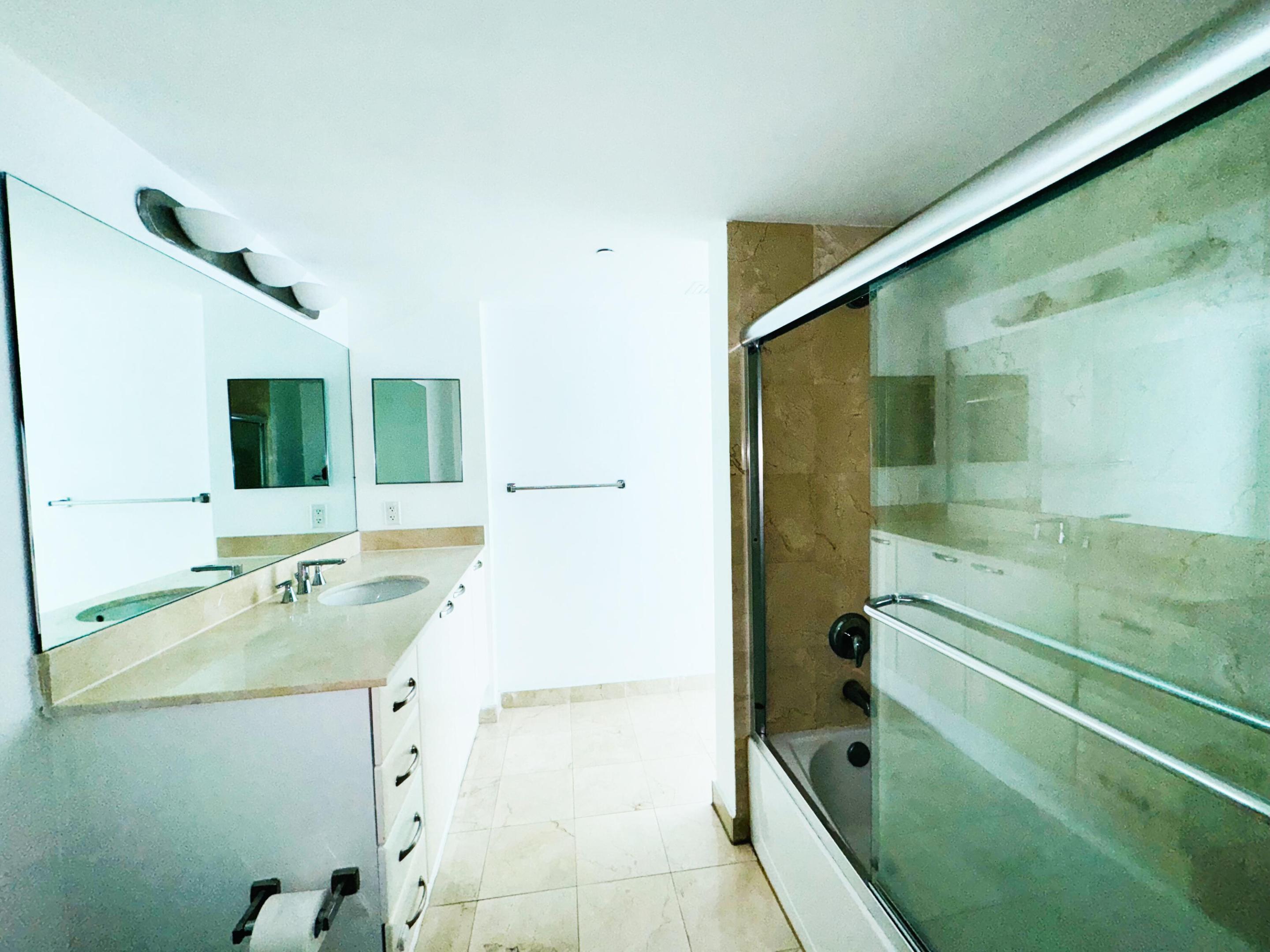 SKYLINE ON BRICKELL CONDO - Residential