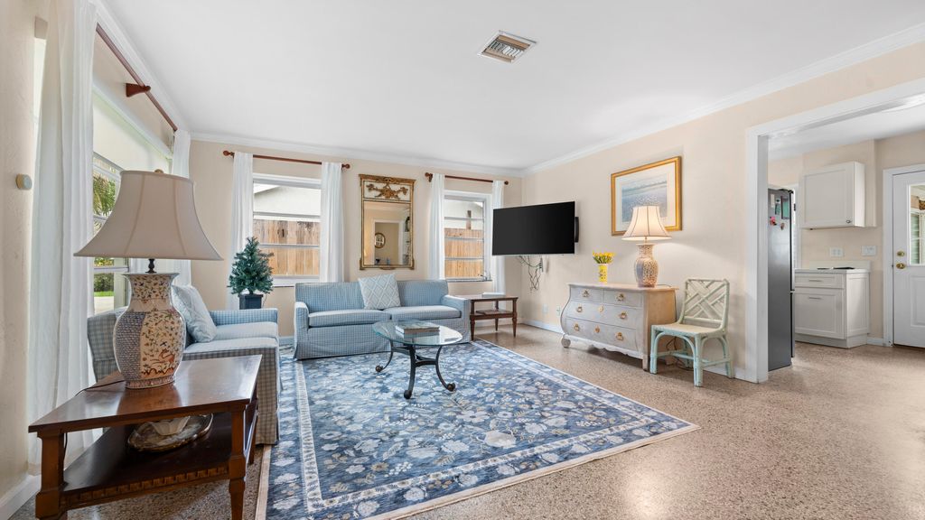 Photo of 811 NE 7th Avenue, Delray Beach, FL 33483 (MLS # R11034723)