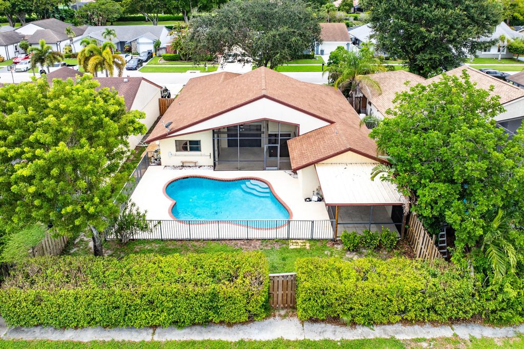 Photo of 21423 Summertrace Circle, Boca Raton, FL 33428 (MLS # R11119489)
