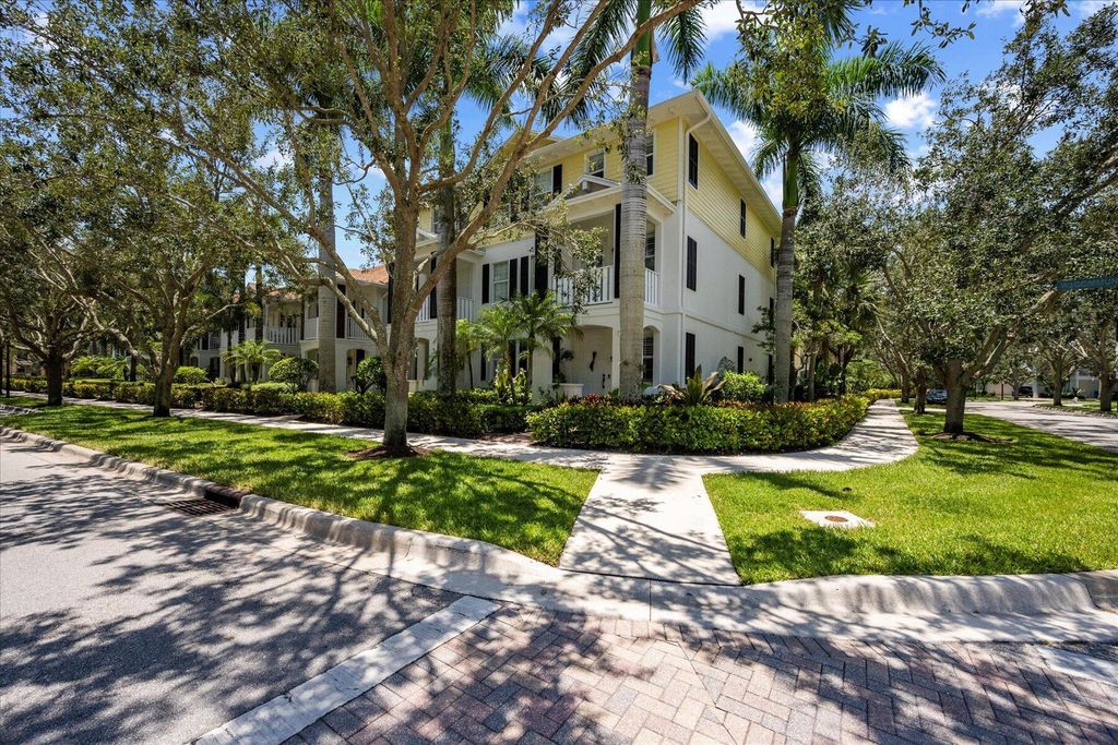 Photo of 3344 W Community Drive, Jupiter, FL 33458 (MLS # R10901303)