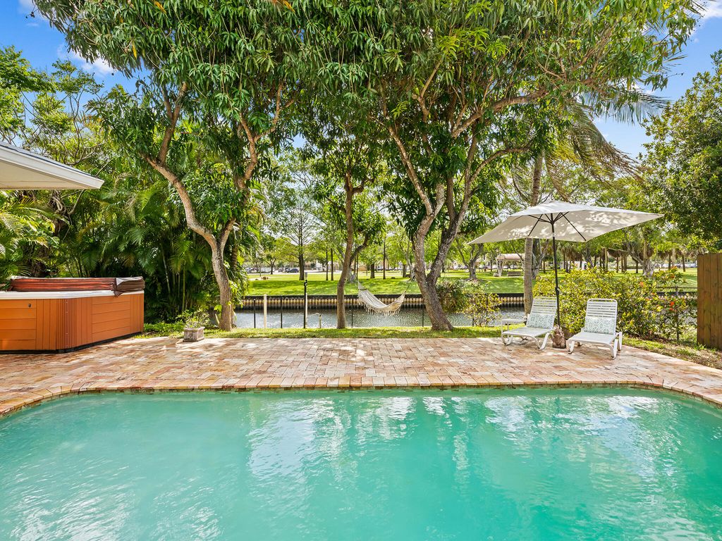 Photo of 1320 SW 55th Avenue, Plantation, FL 33317 (MLS # B26015540)