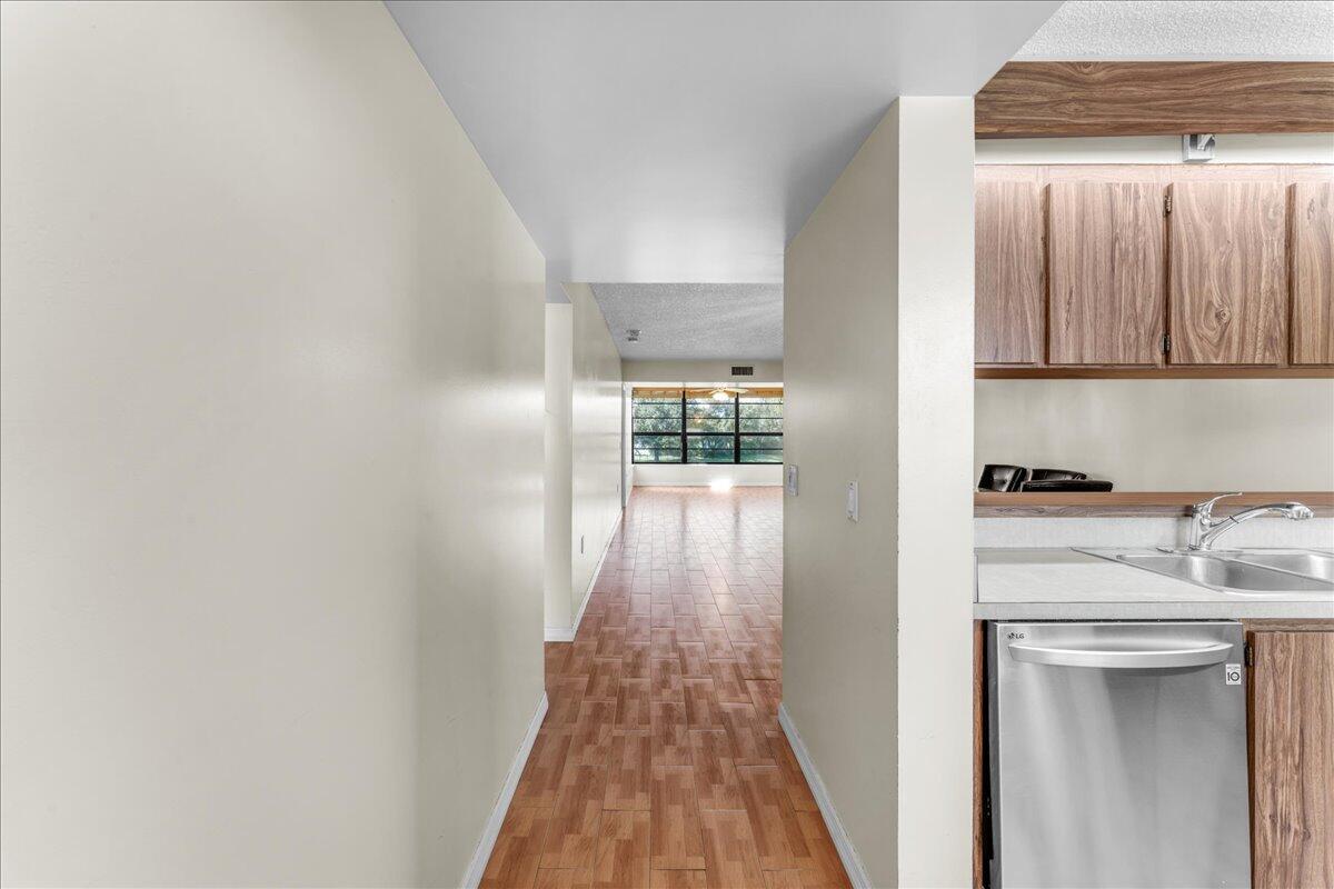 WHITEHALL CONDO OF THE LA - Residential