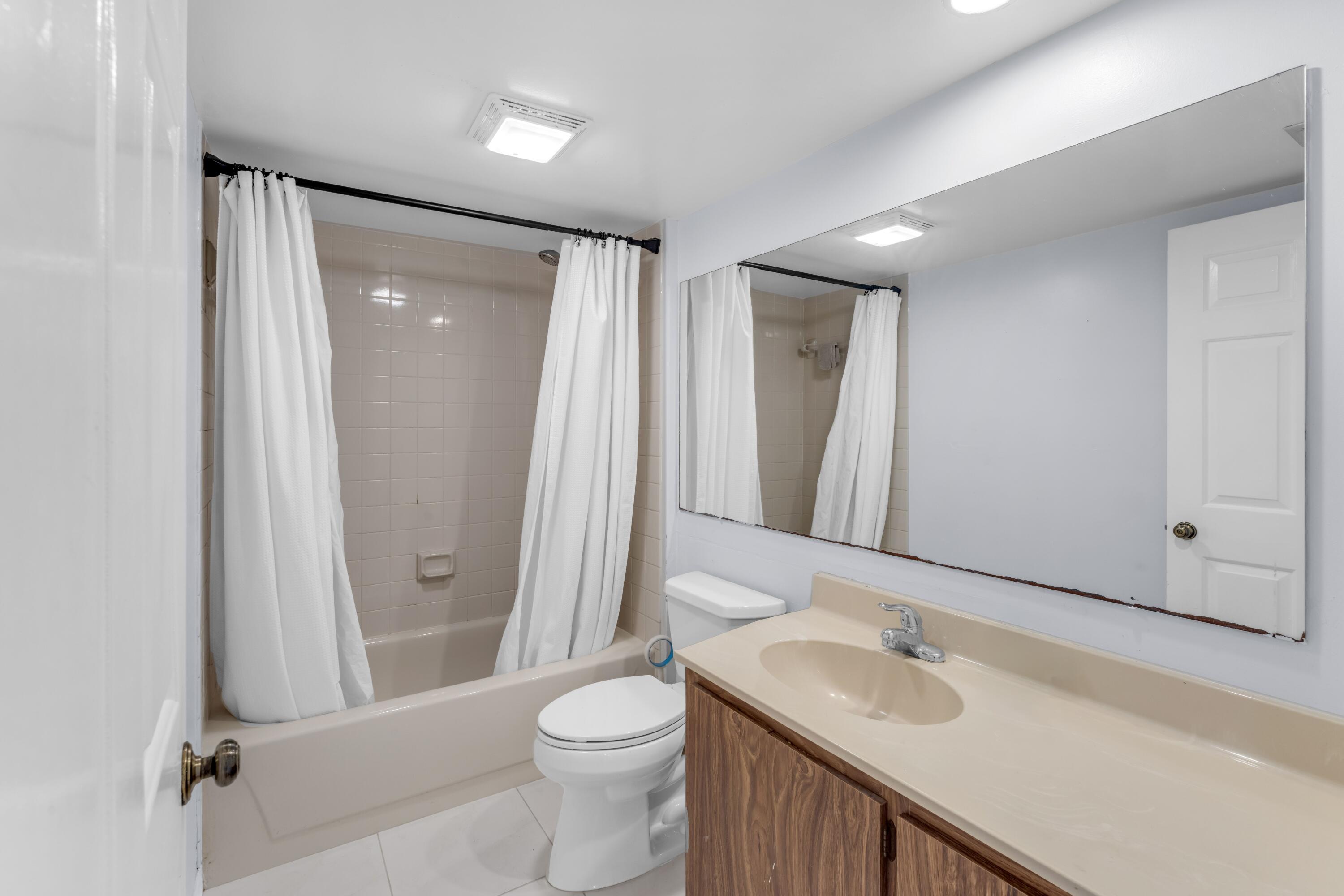 WHITEHALL CONDO OF THE LANDS OF THE PRESIDENT - Residential