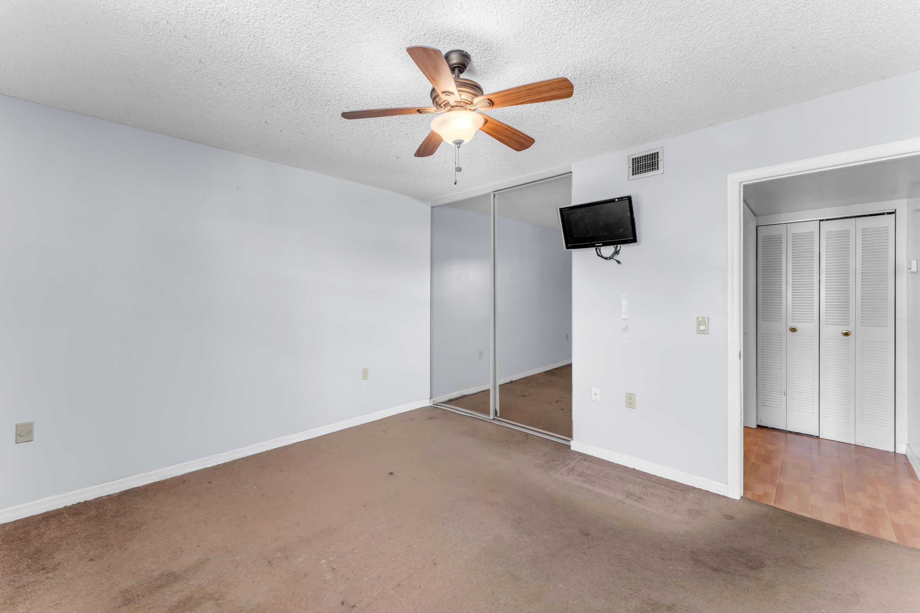 WHITEHALL CONDO OF THE LANDS OF THE PRESIDENT - Residential