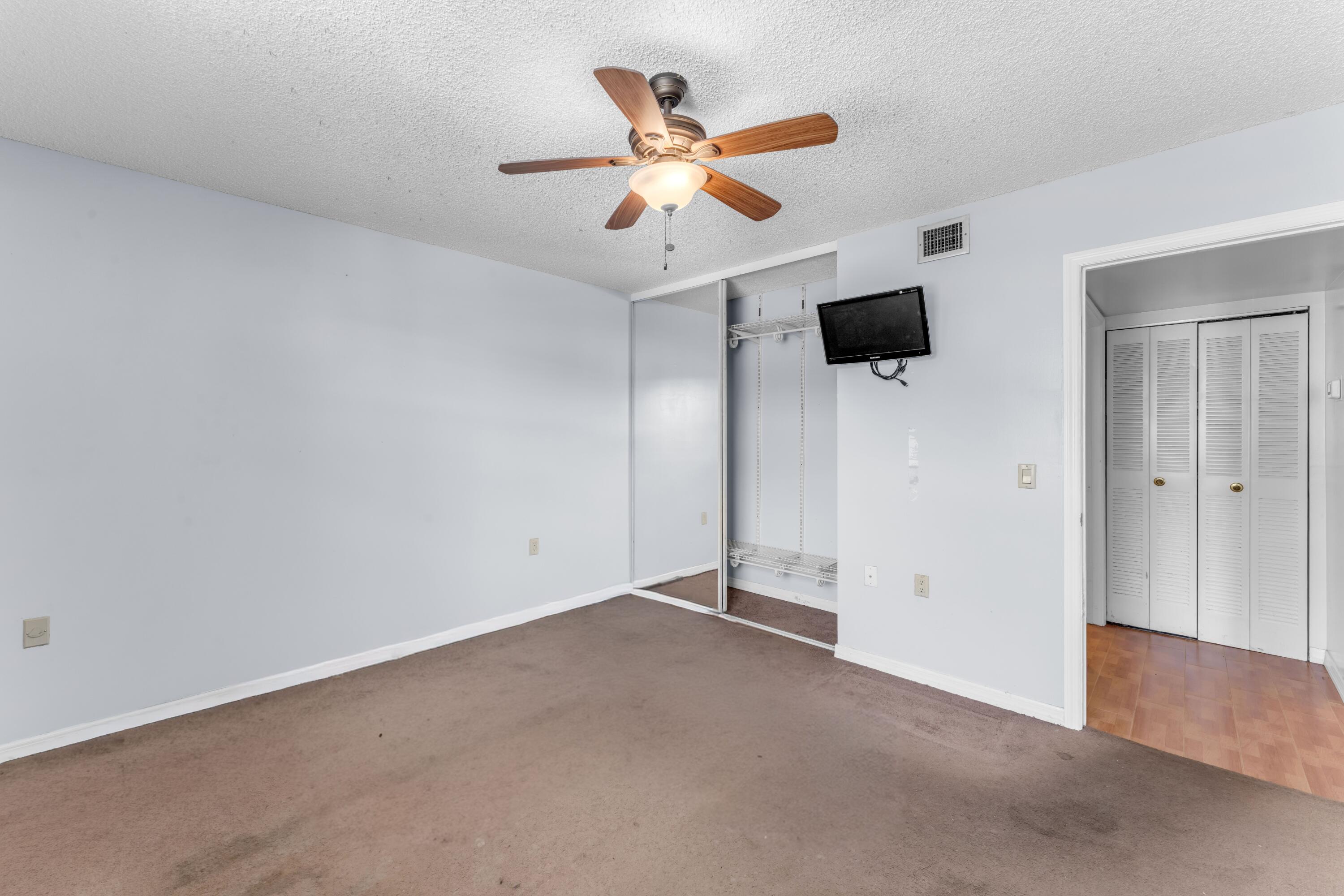 WHITEHALL CONDO OF THE LANDS OF THE PRESIDENT - Residential