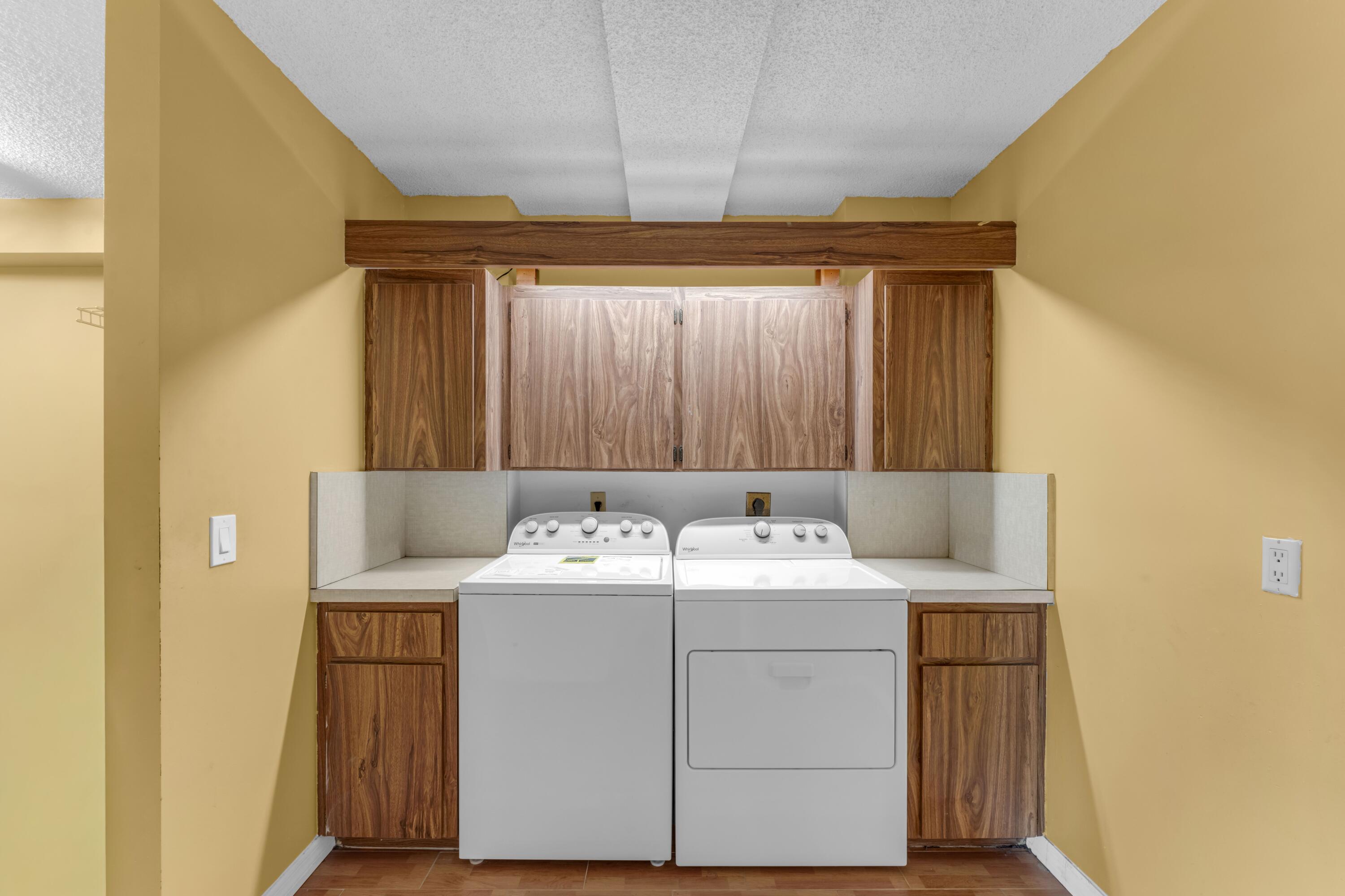 WHITEHALL CONDO OF THE LANDS OF THE PRESIDENT - Residential