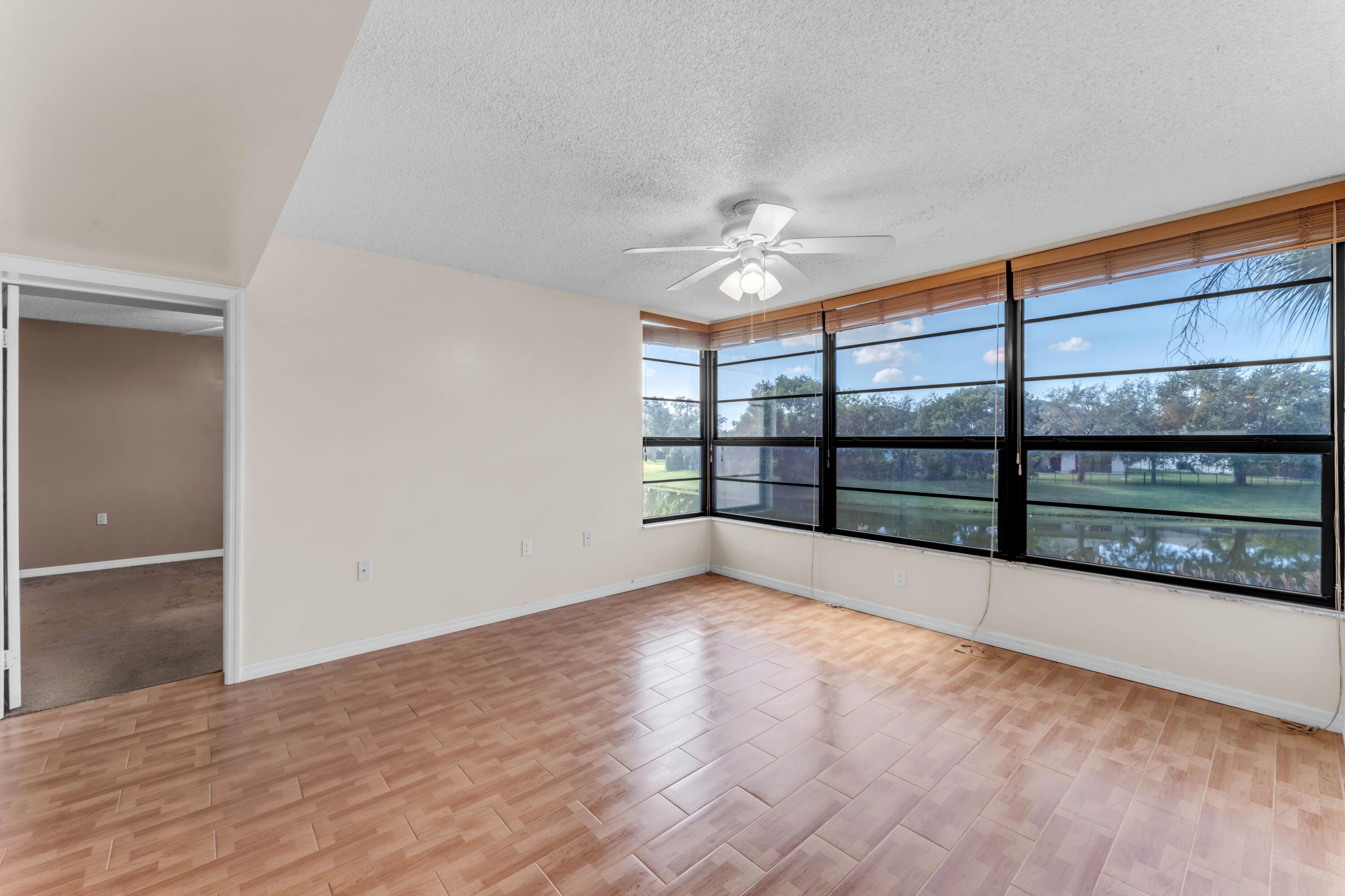 WHITEHALL CONDO OF THE LANDS OF THE PRESIDENT - Residential