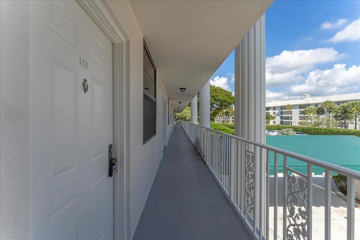 WHITEHALL CONDO OF THE LA - Residential