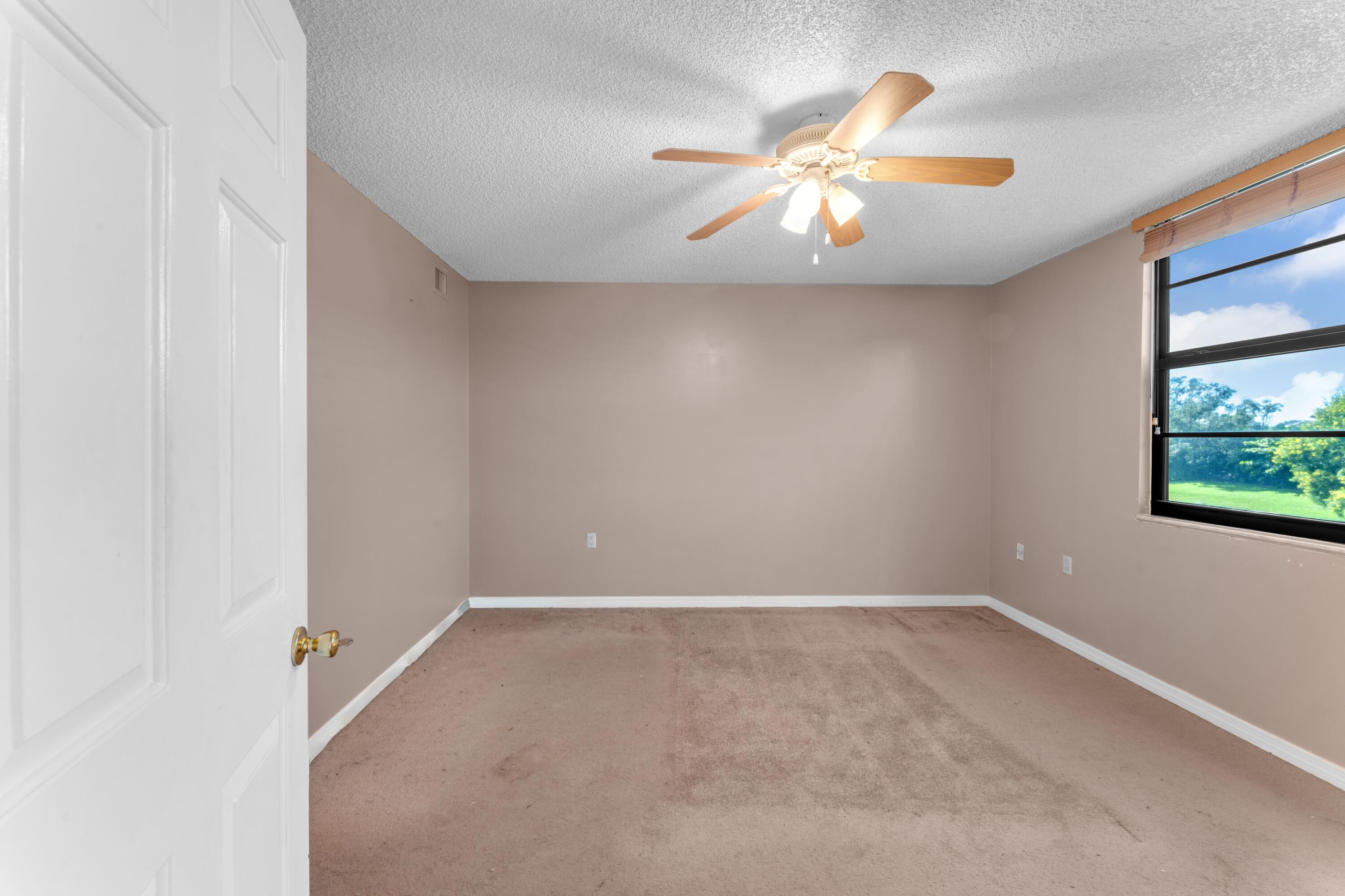 WHITEHALL CONDO OF THE LANDS OF THE PRESIDENT - Residential