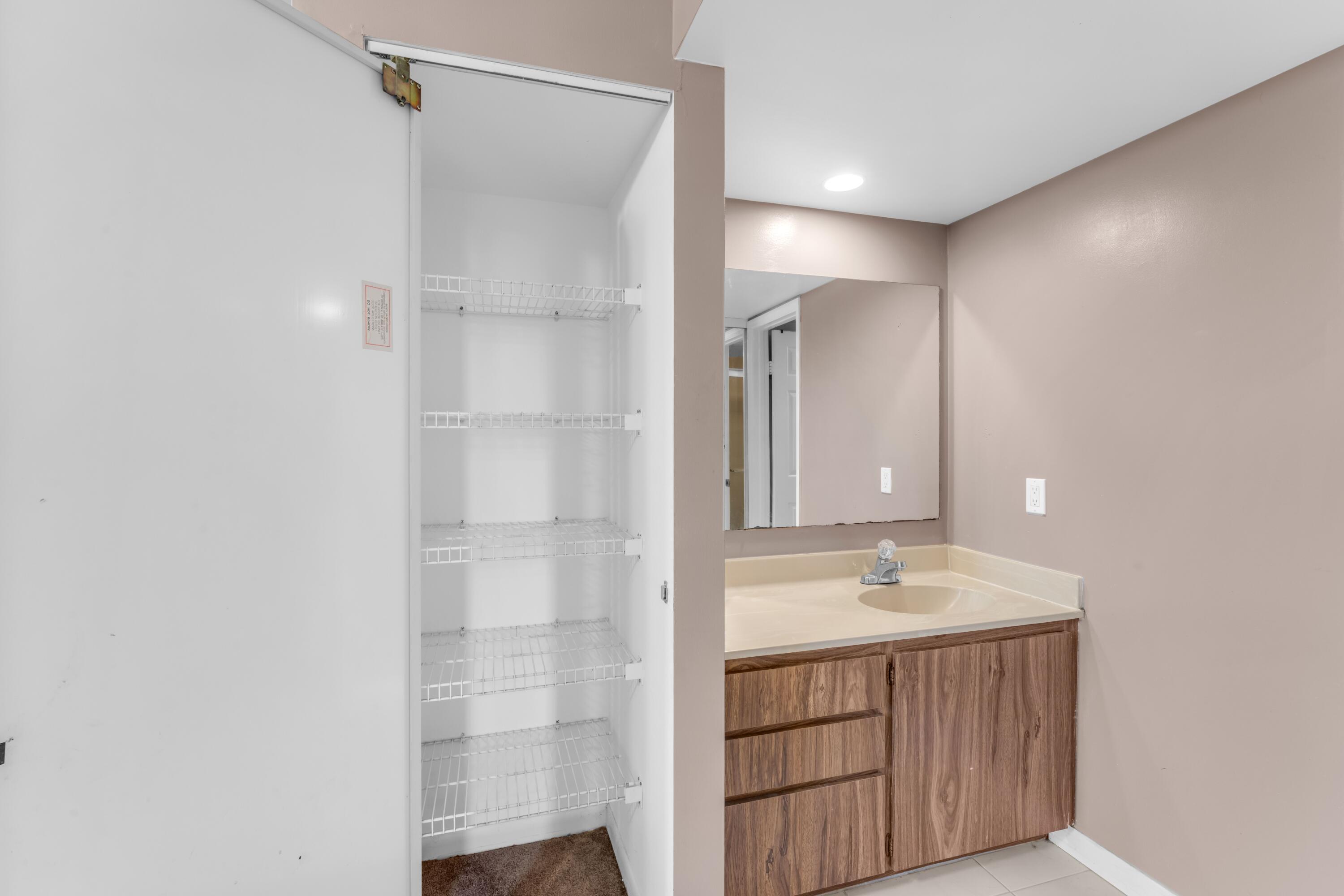 WHITEHALL CONDO OF THE LANDS OF THE PRESIDENT - Residential