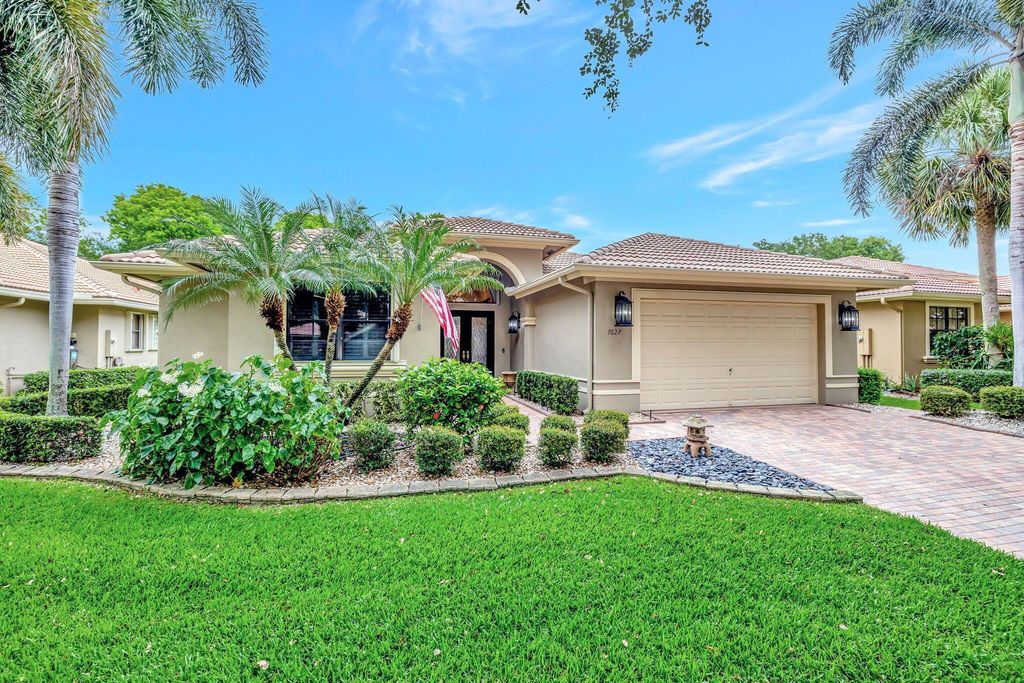 Photo of 7627 Via Grande, Boynton Beach, FL 33437 (MLS # R11101102)