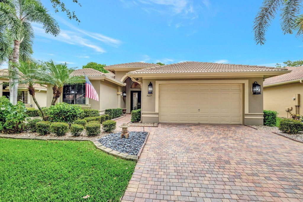 Photo of 7627 Via Grande, Boynton Beach, FL 33437 (MLS # R11101102)