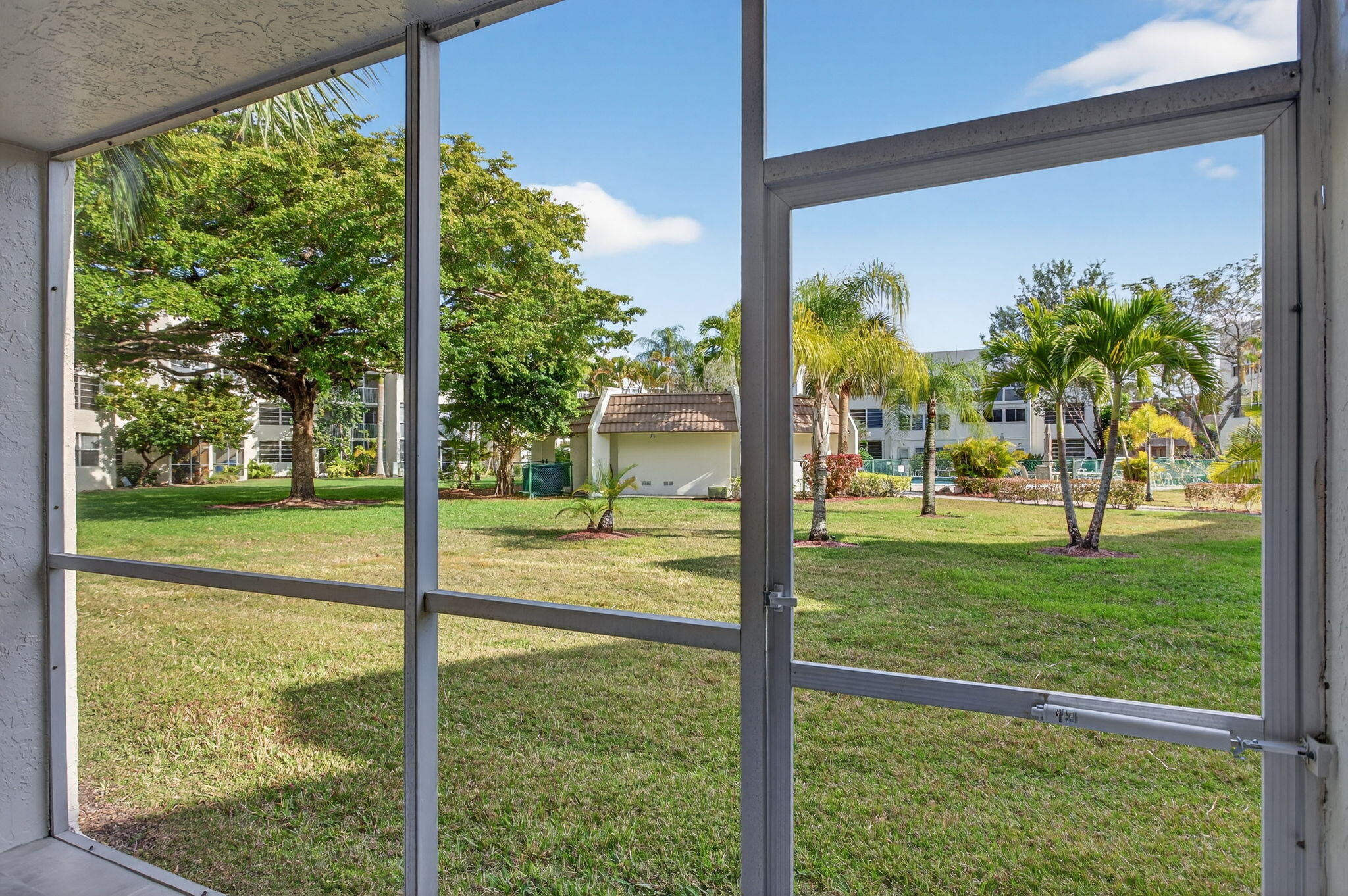 ROYAL PARK GARDENS III-G CONDO - Residential