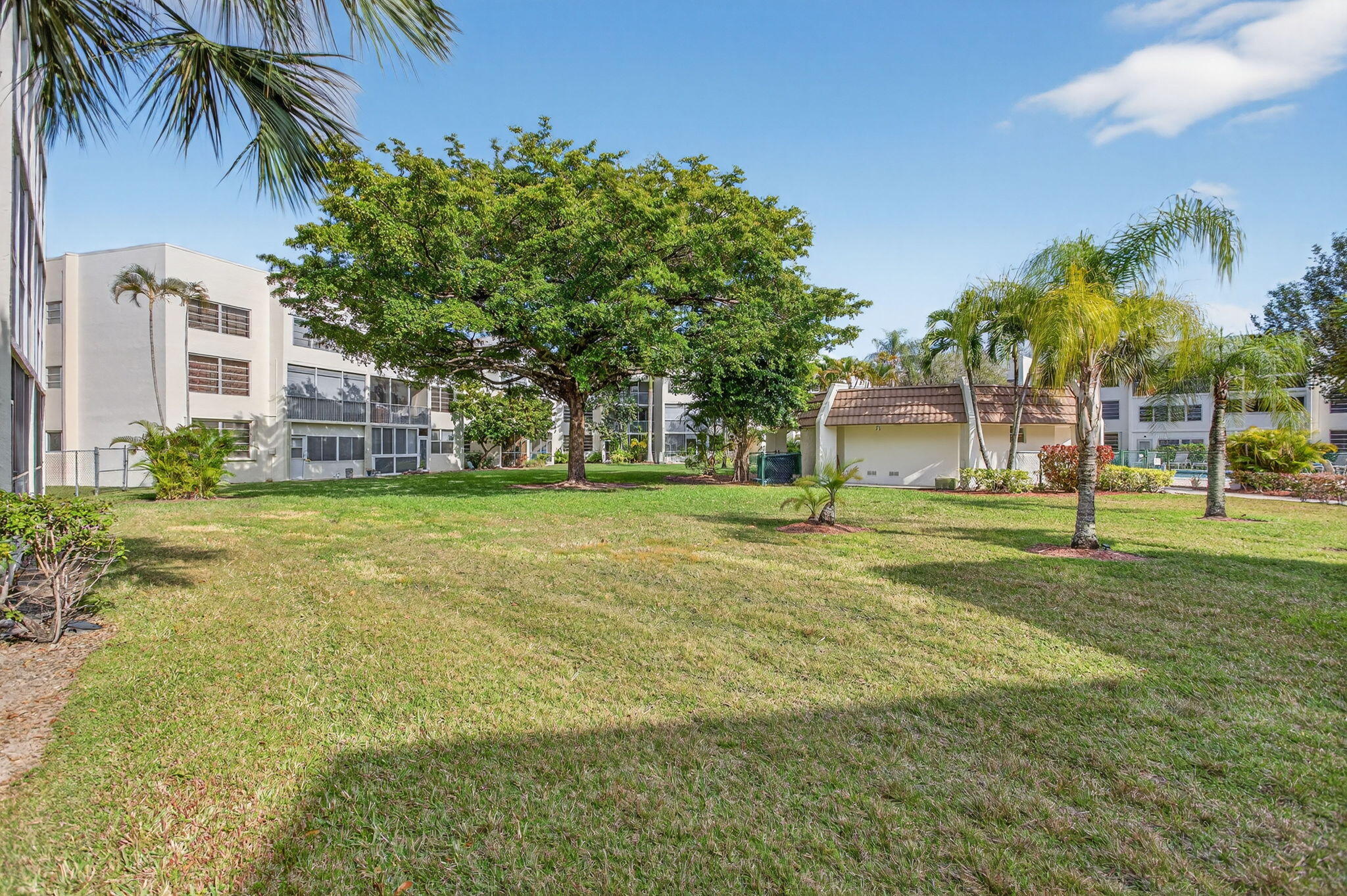 ROYAL PARK GARDENS III-G CONDO - Residential