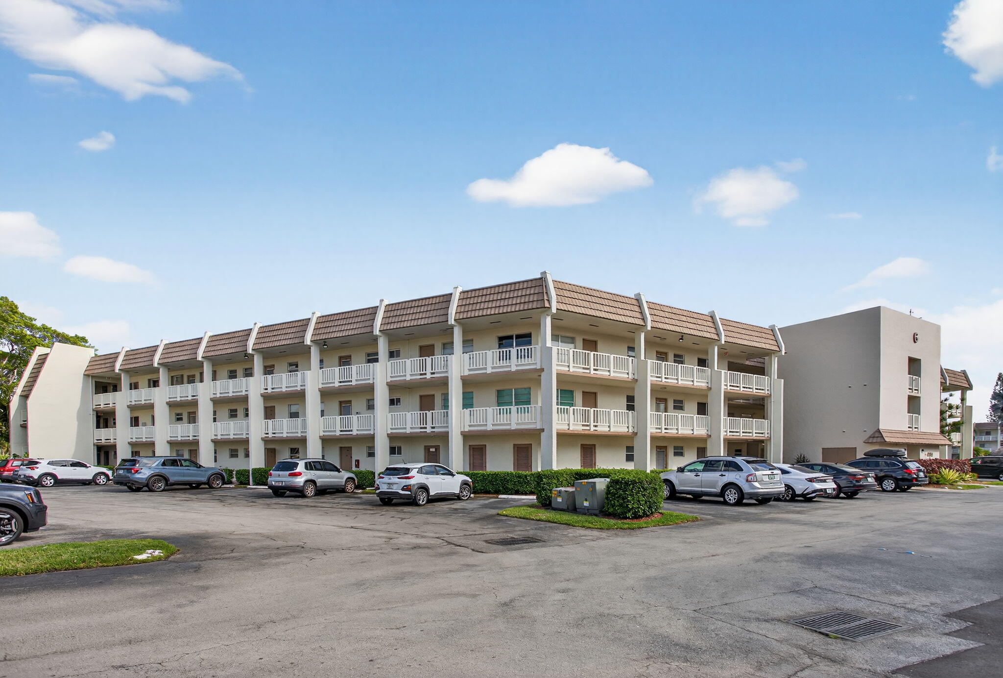 ROYAL PARK GARDENS III-G CONDO - Residential