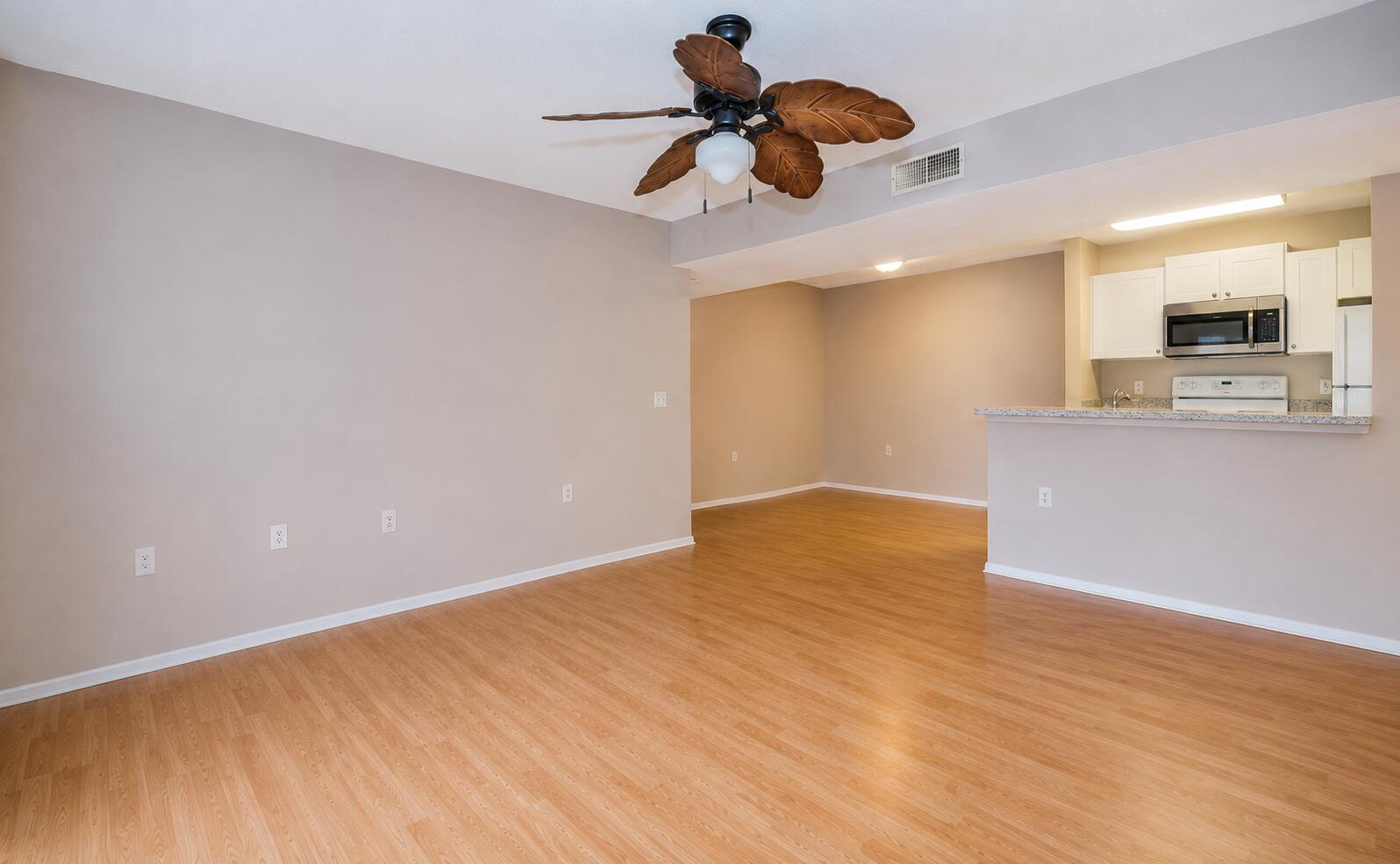 5283 Images Circle 104
