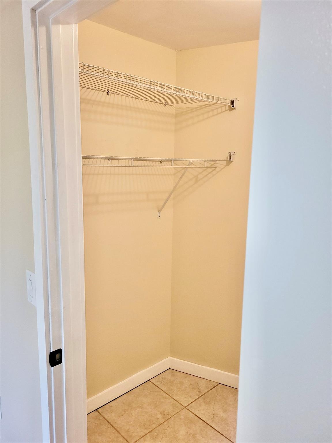 La Hacienda Country Club - Residential Lease