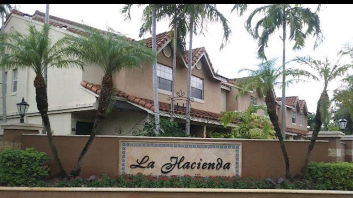 La Hacienda Country Club – a gated, guarded community.
1 bedroom, 1 full bathroom.
Approximately size 782 sq ft.
Renovated Interiors: Features tile flooring, vaulted ceilings, modern light fixtures, updated kitchen and bathroom, and newer appliances Washer and dryer included in-unit .
Parking: One assigned parking space included