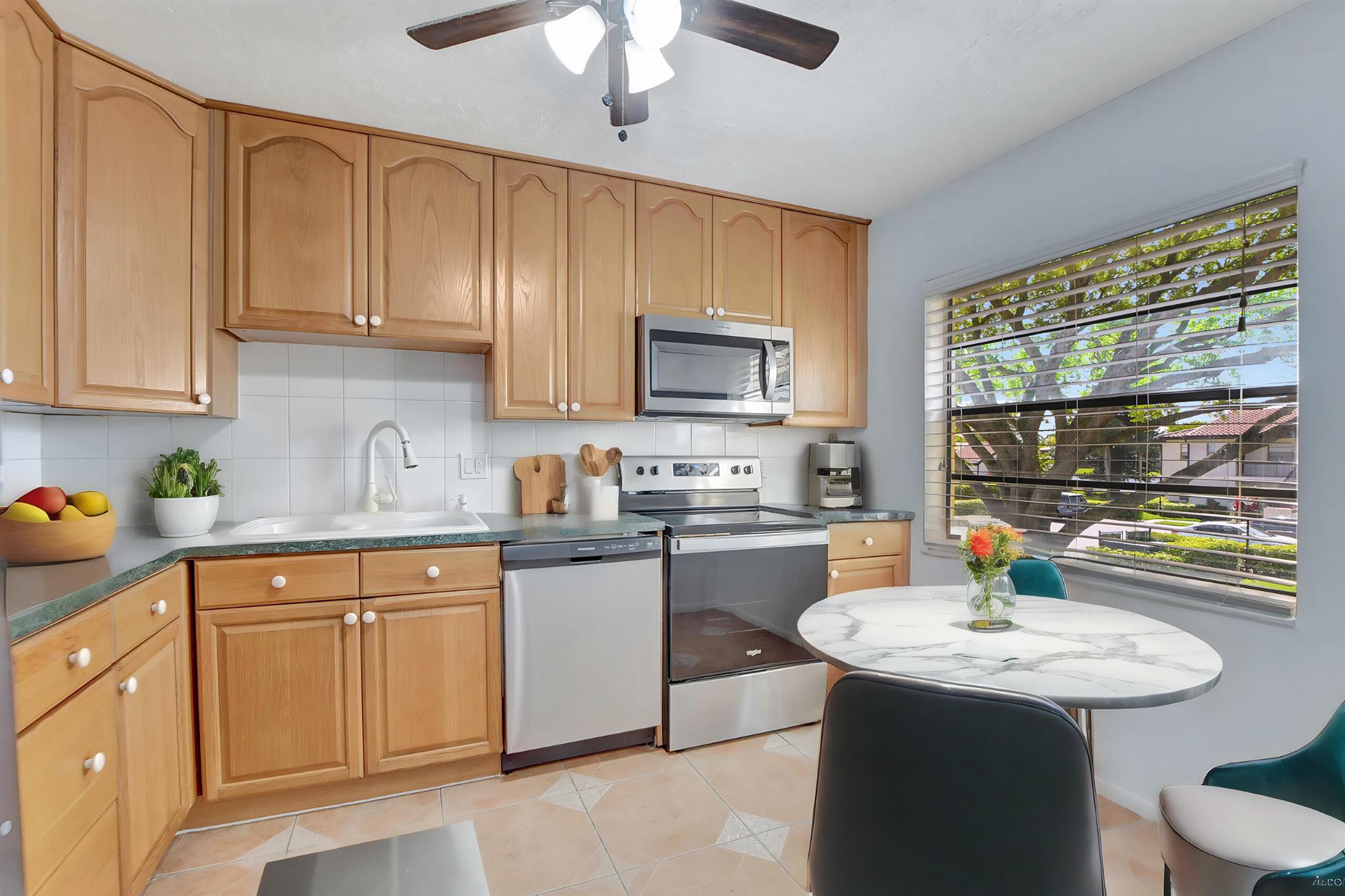 GLADES OF BOCA LAGO CONDO - Residential