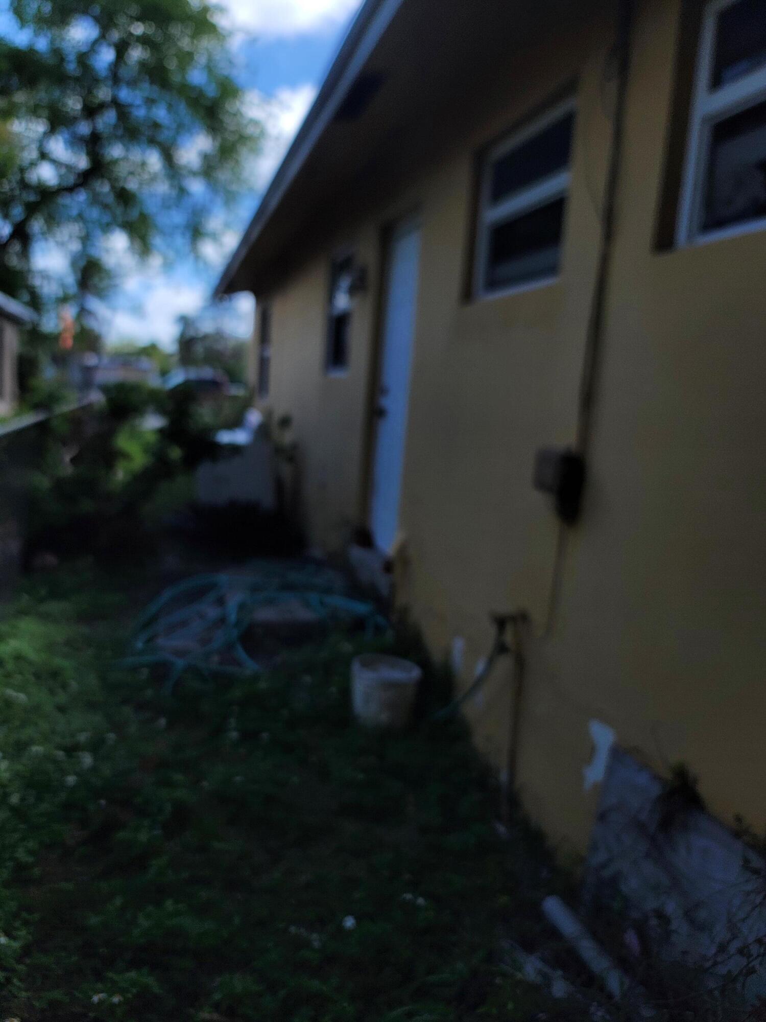 LIBERIA - Residential