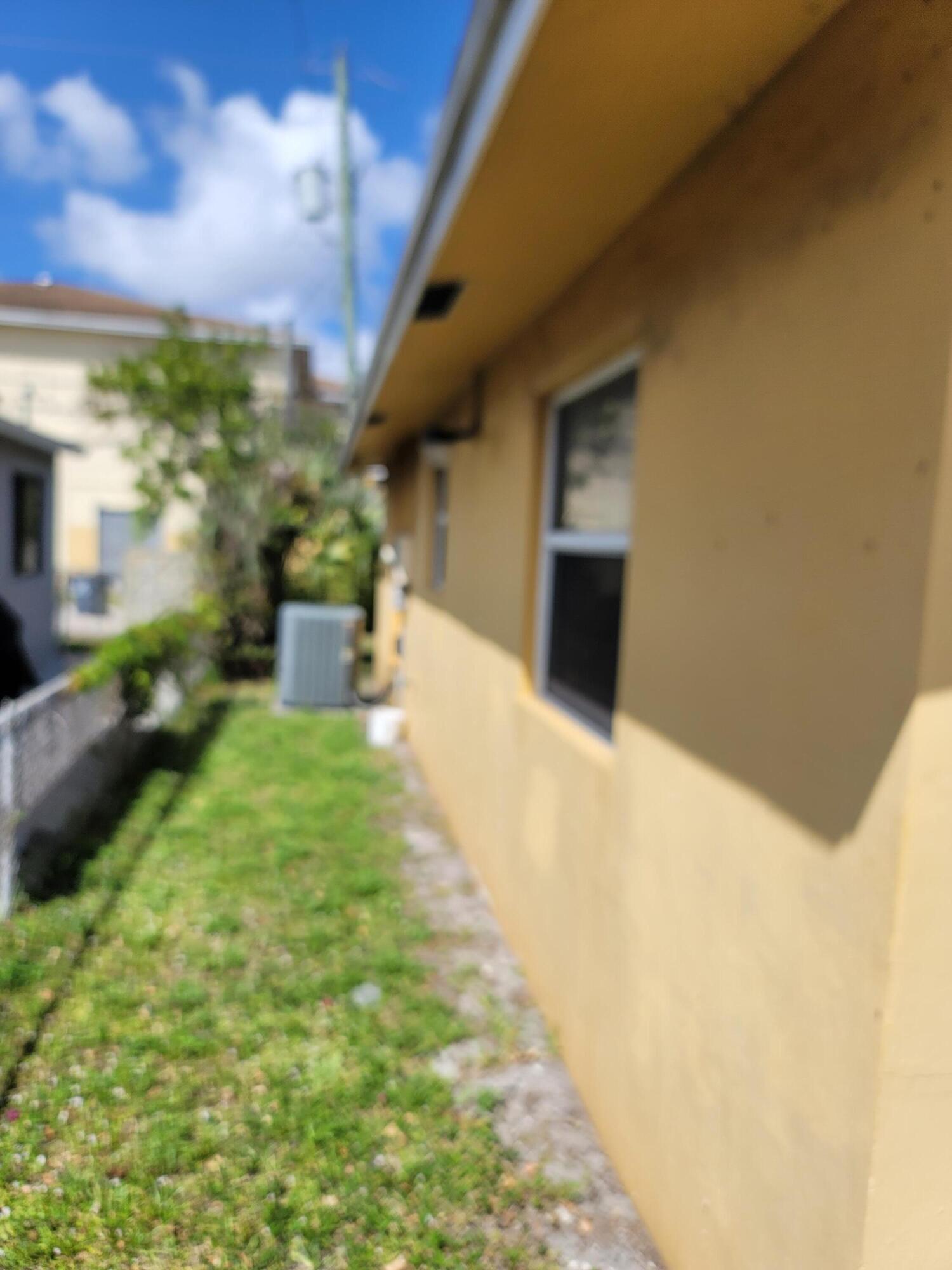 LIBERIA - Residential