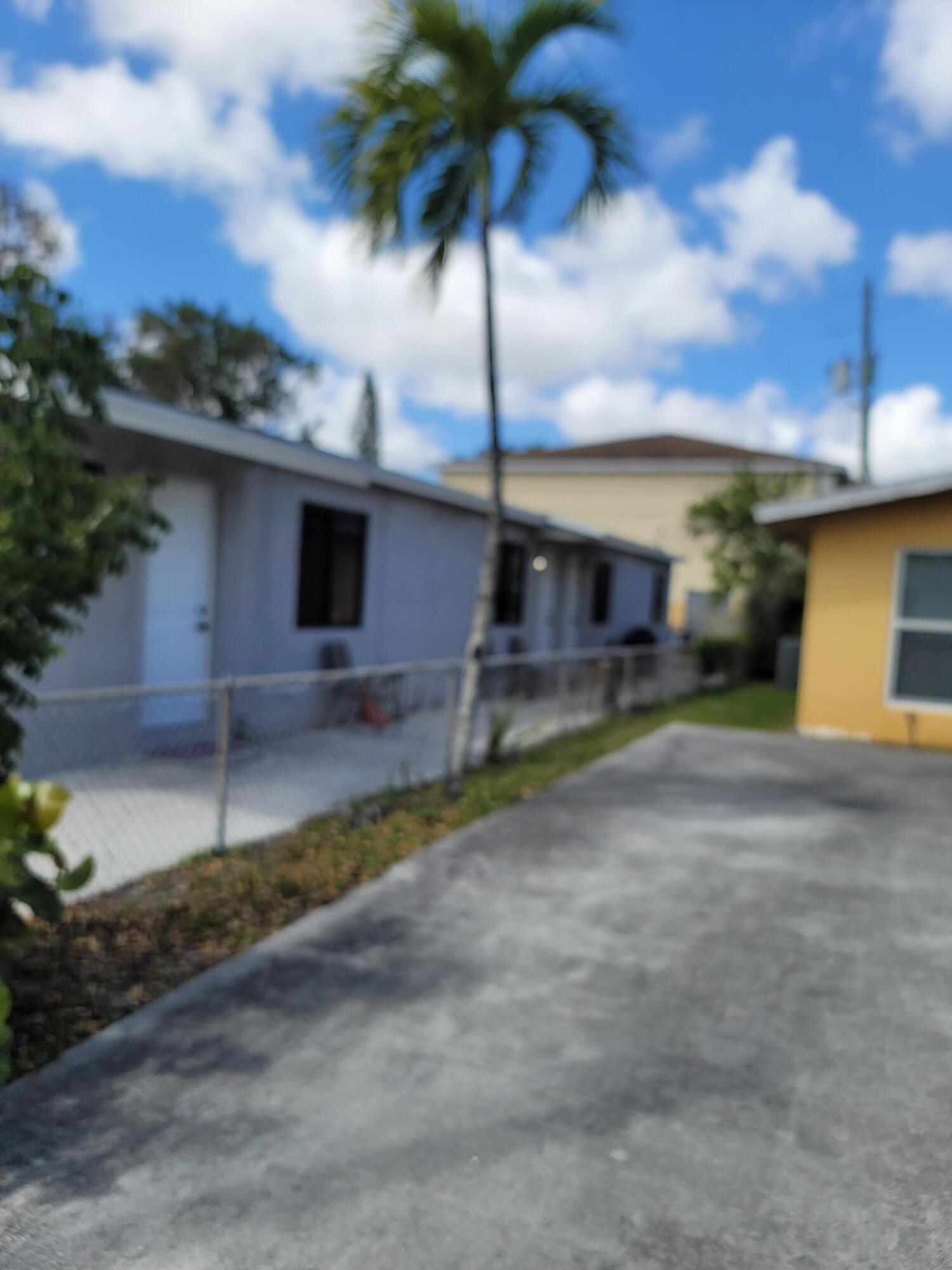 LIBERIA - Residential