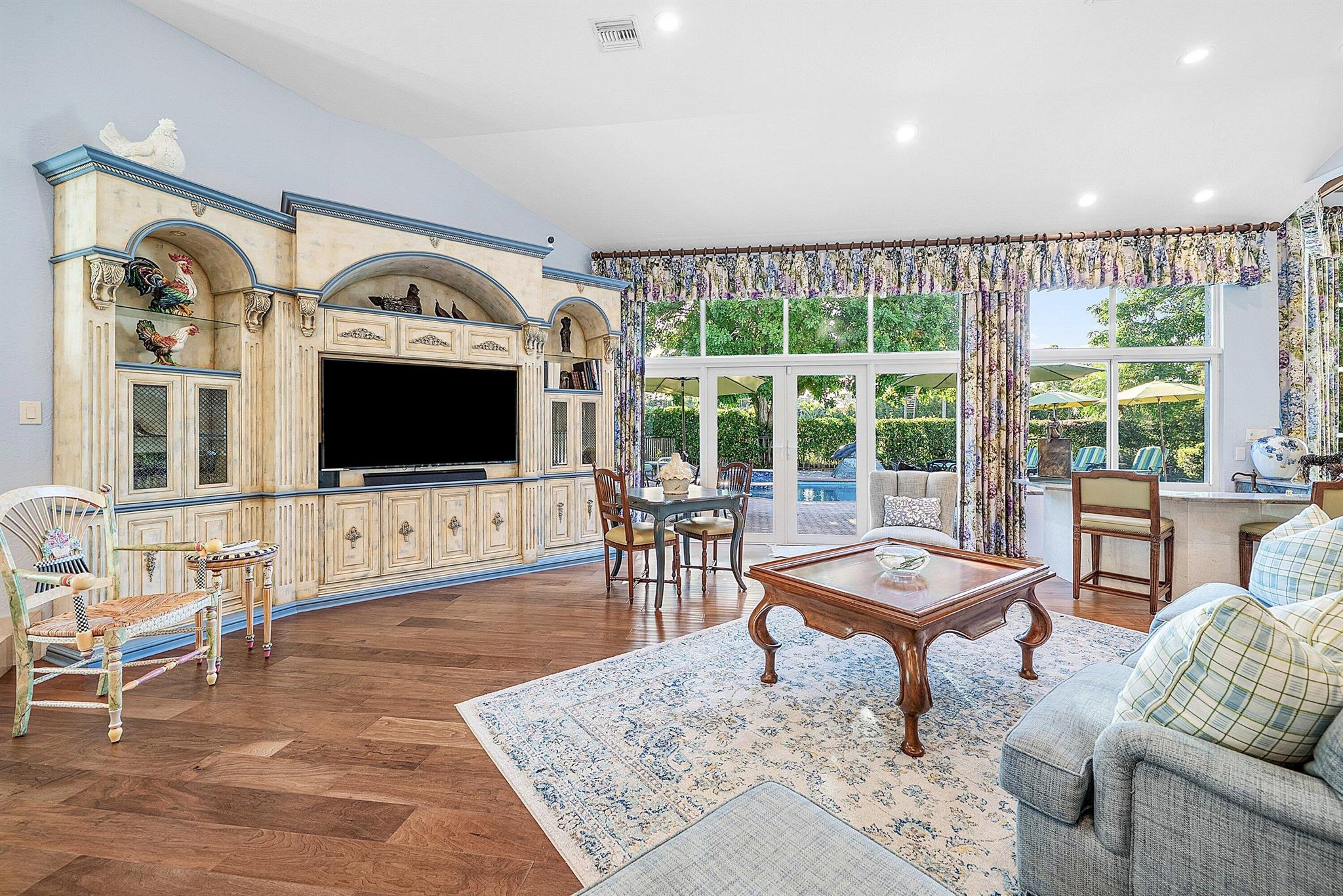 LAURELS / POLO CLUB - Residential