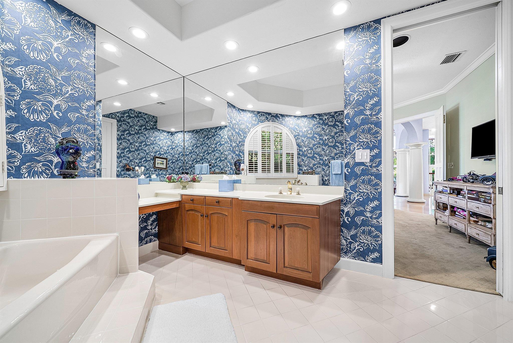 LAURELS / POLO CLUB - Residential