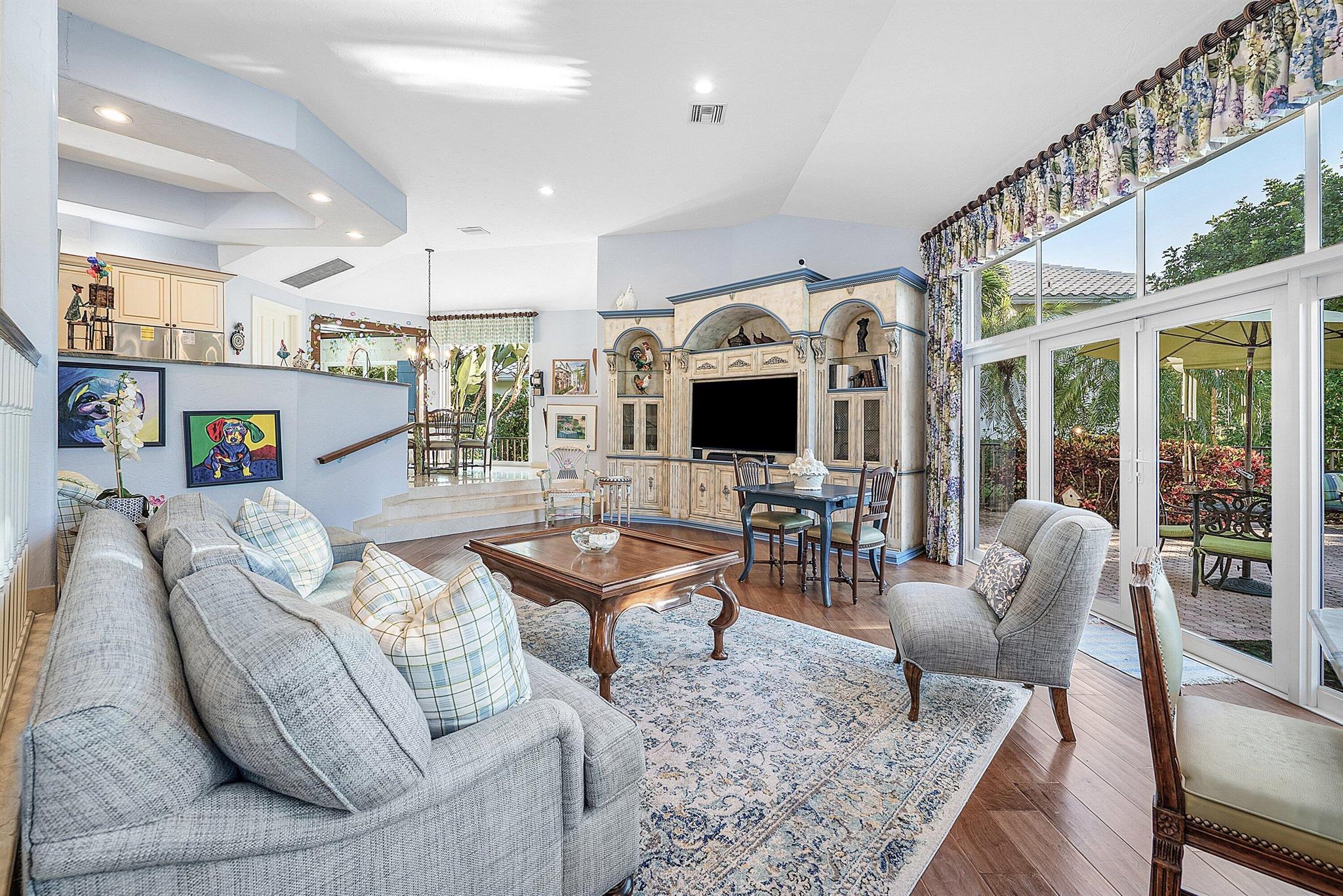 LAURELS / POLO CLUB - Residential