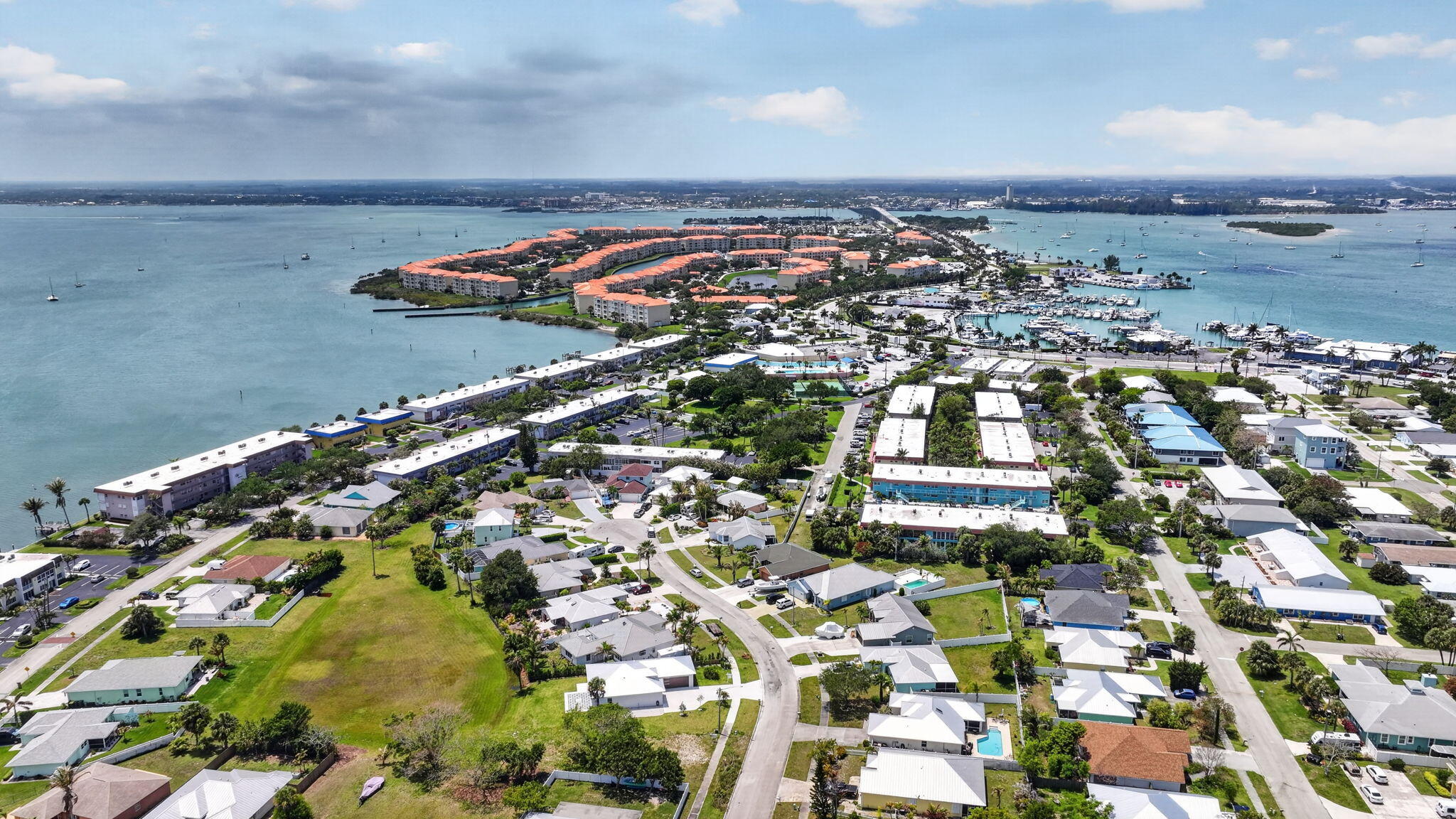 COLONNADES CONDOMINIUM NO 3 - Residential