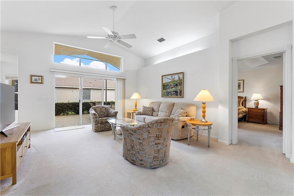 Valencia Falls 06 - Residential