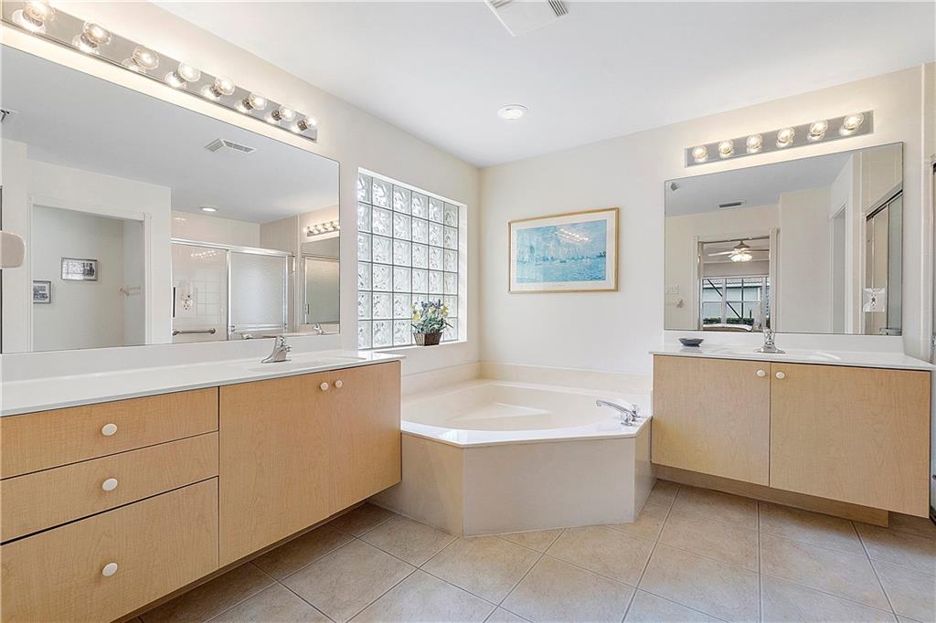 Valencia Falls 06 - Residential