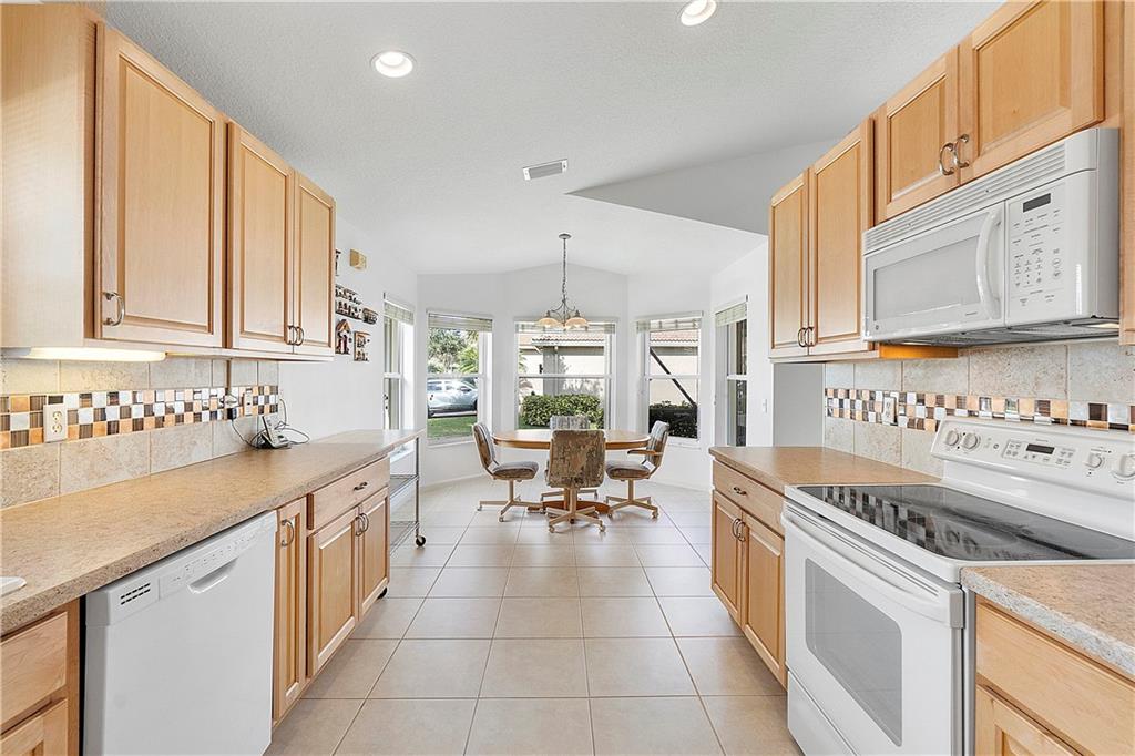 Valencia Falls 06 - Residential