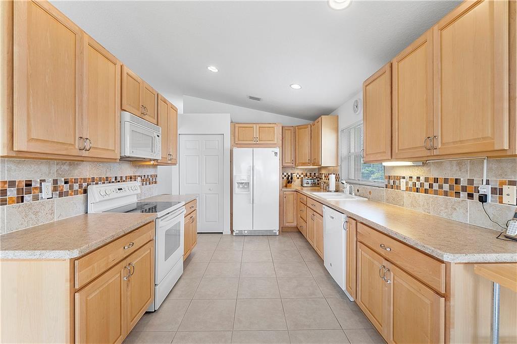 Valencia Falls 06 - Residential