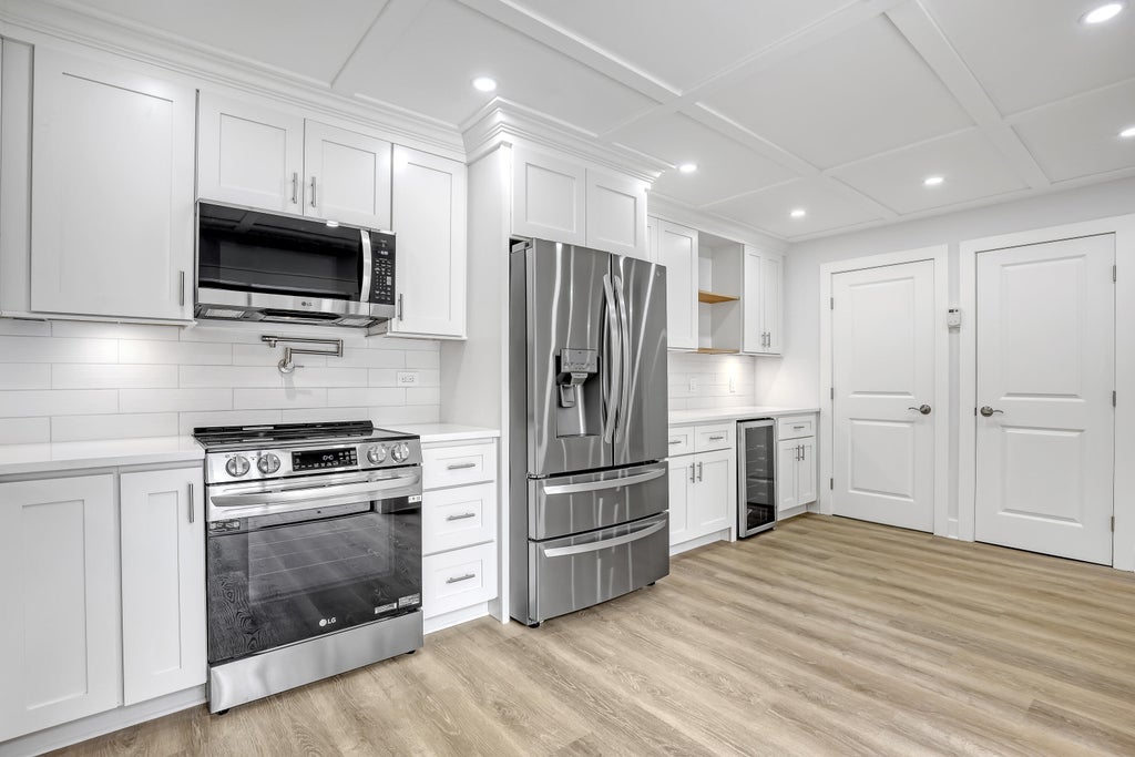Photo of 618 6th Terrace, Palm Beach Gardens, FL 33418 (MLS # R11012893)