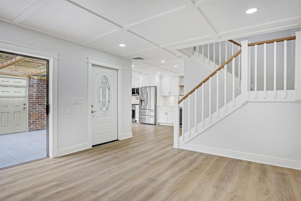 Photo of 618 6th Terrace, Palm Beach Gardens, FL 33418 (MLS # R11012893)