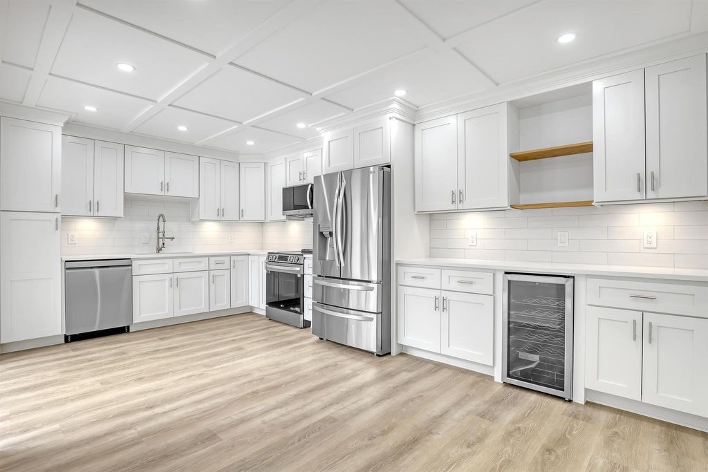 Photo of 618 6th Terrace, Palm Beach Gardens, FL 33418 (MLS # R11012893)