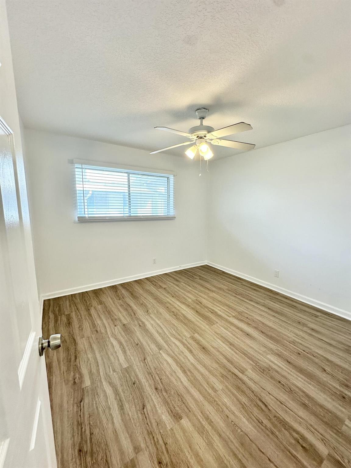 TIFFANY LAKE COND PHASE T - Residential Lease