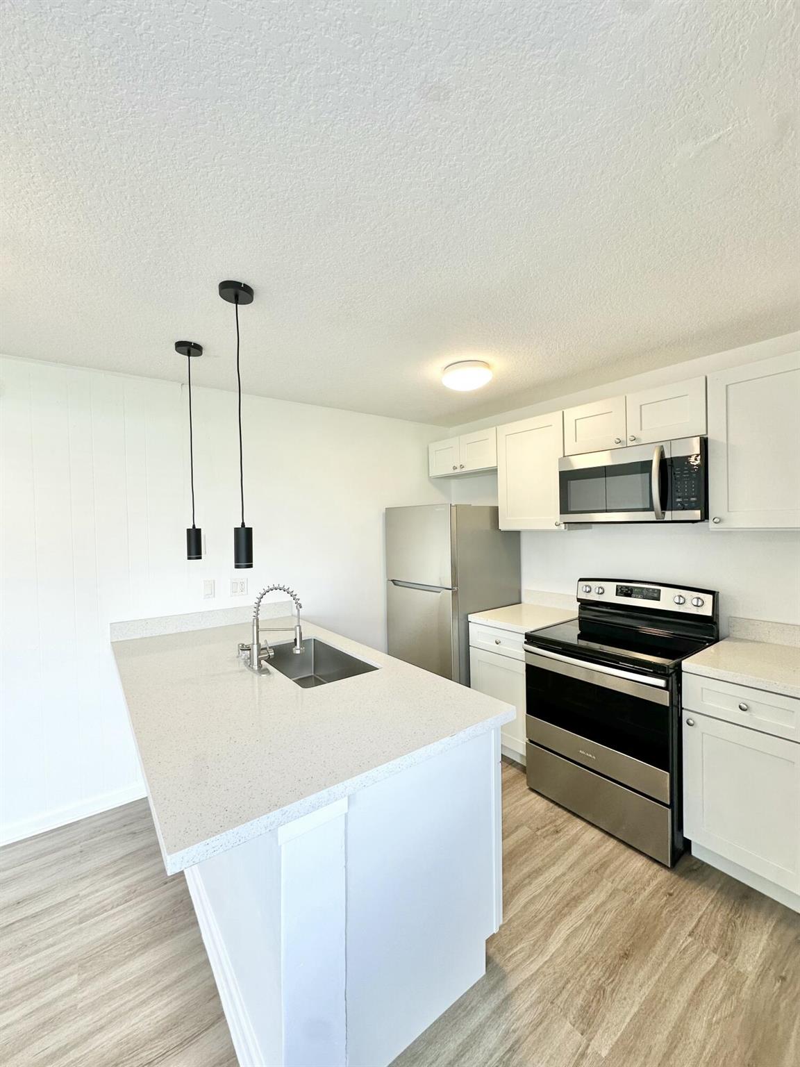 TIFFANY LAKE COND PHASE T - Residential Lease