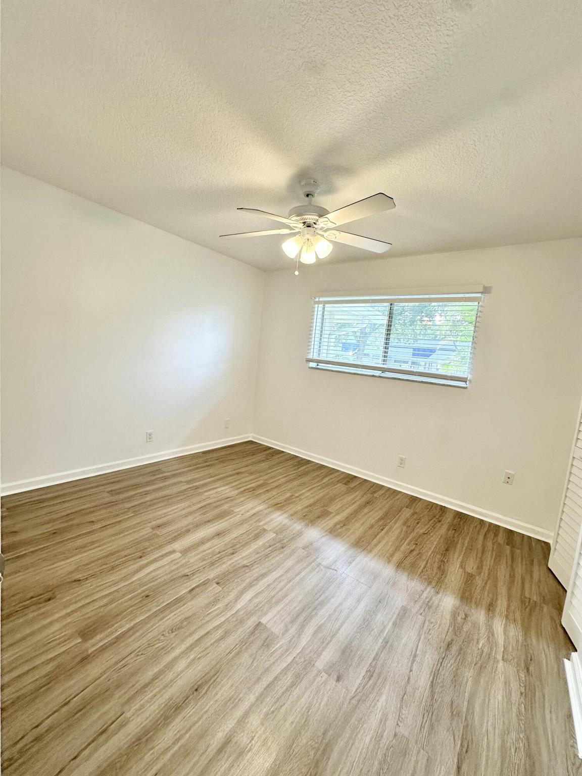 TIFFANY LAKE COND PHASE T - Residential Lease