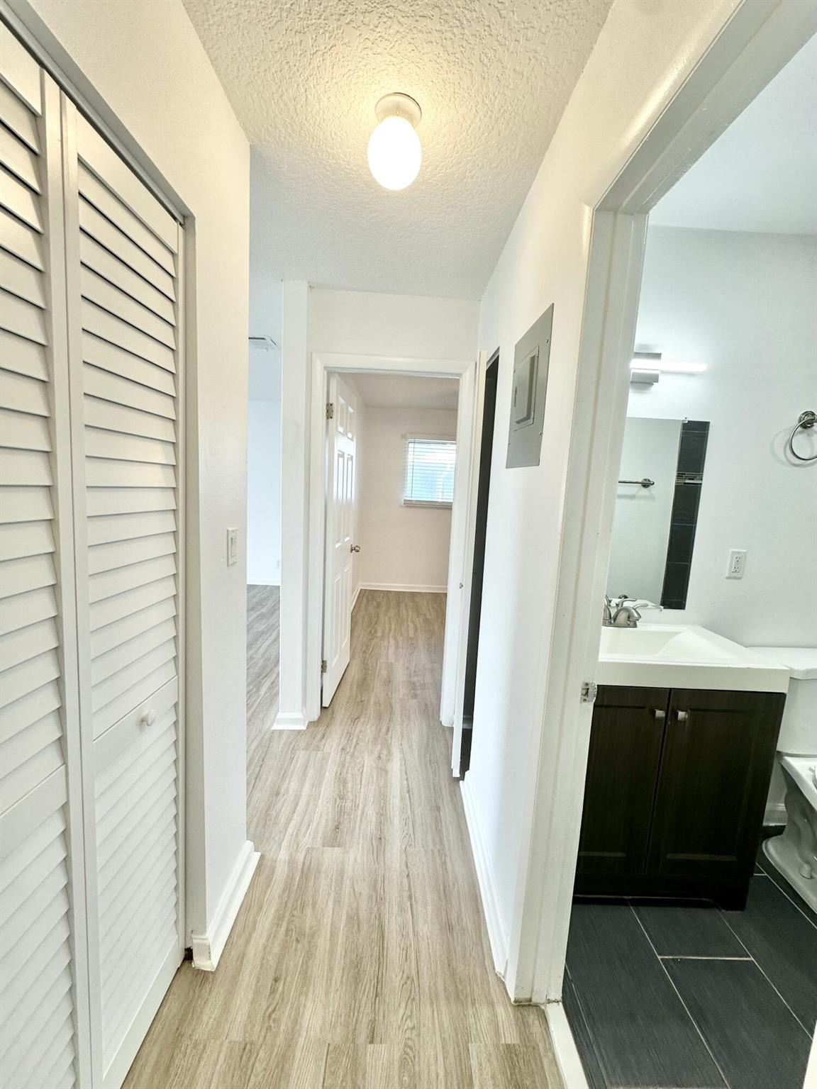 TIFFANY LAKE COND PHASE T - Residential Lease