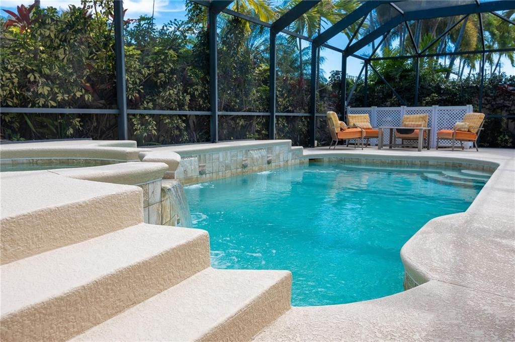 Photo of 121 Landward Drive, Jupiter, FL 33477 (MLS # F10368595)