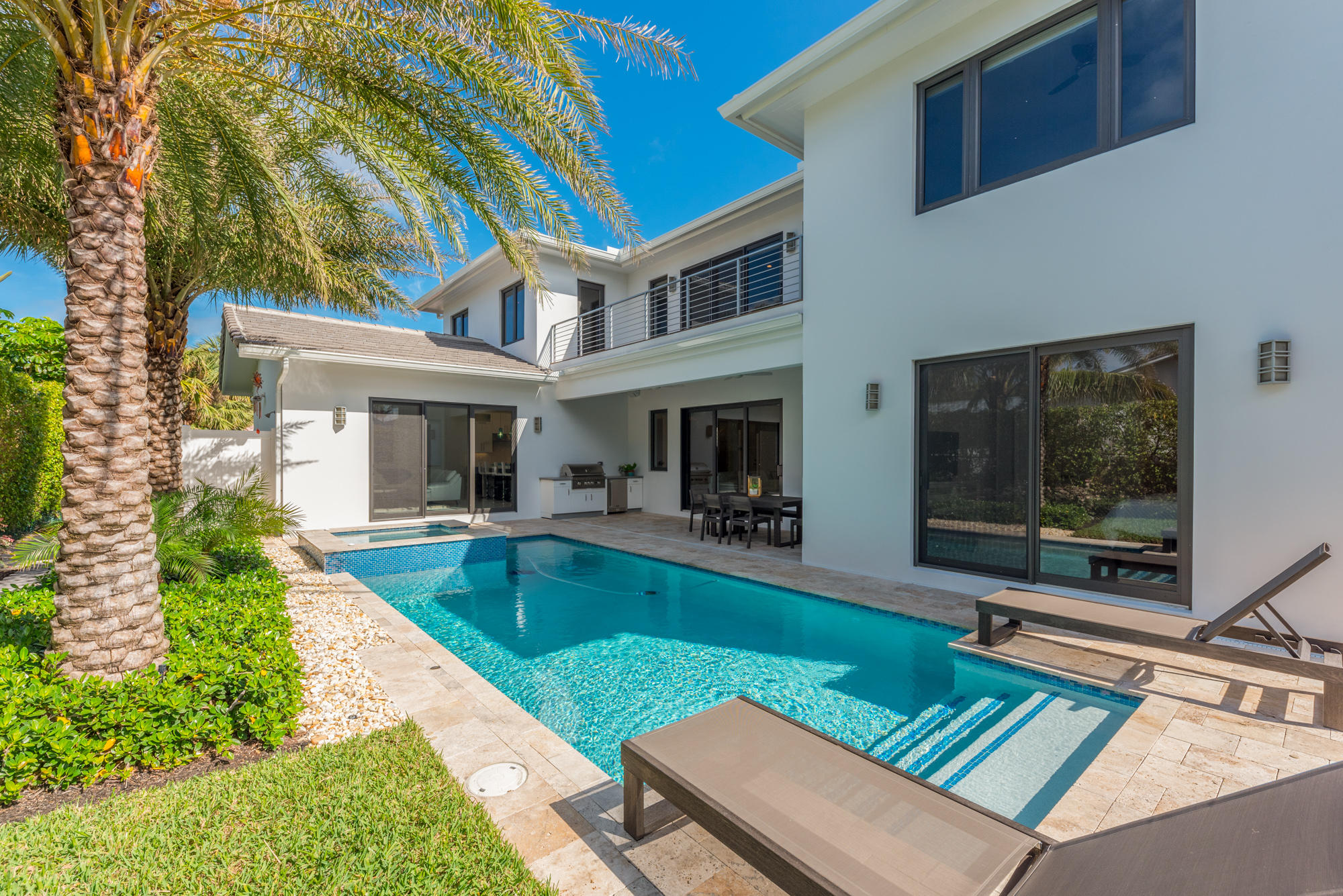 JUPITER INLET COLONY - Residential
