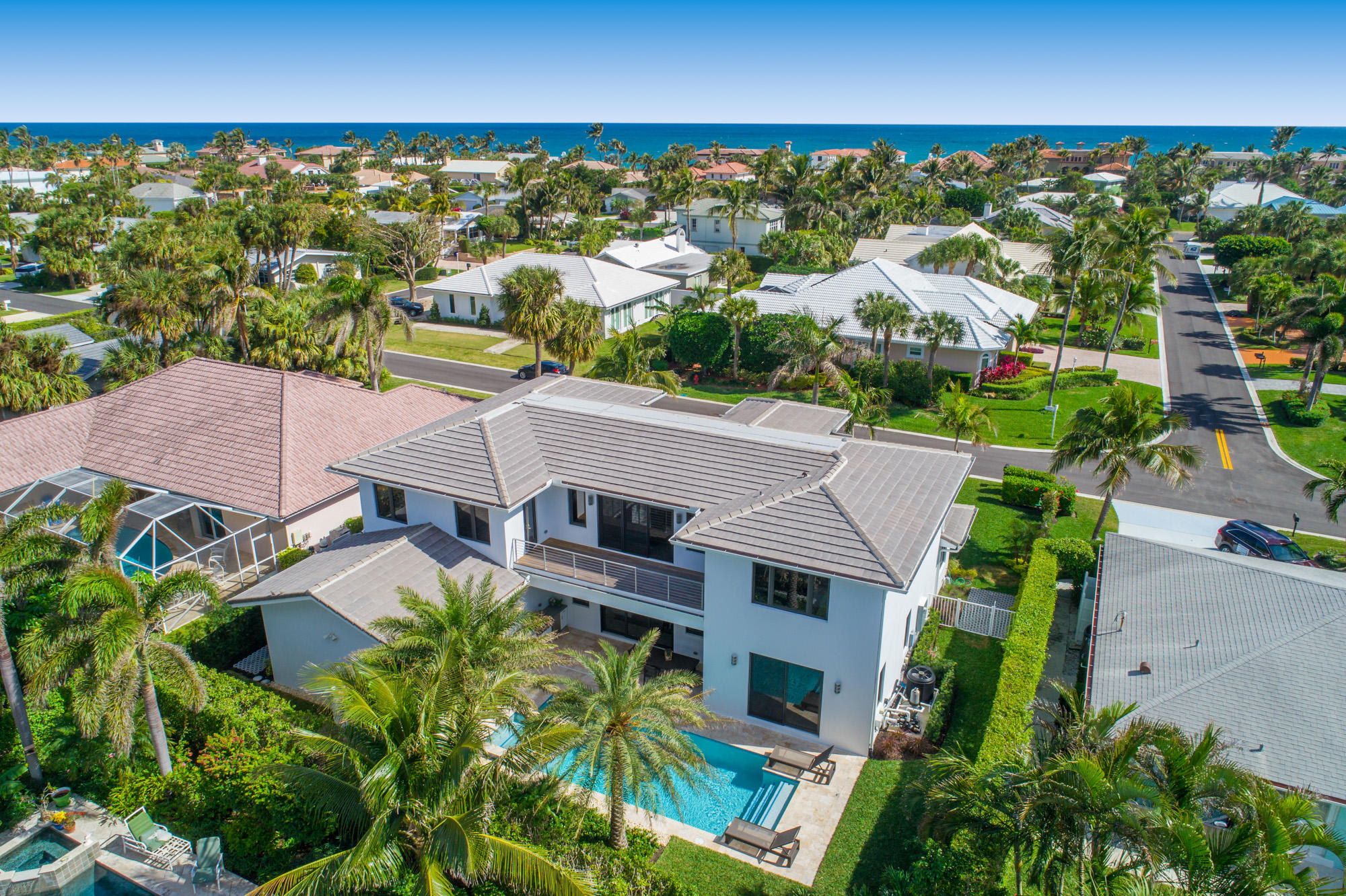 JUPITER INLET COLONY - Residential